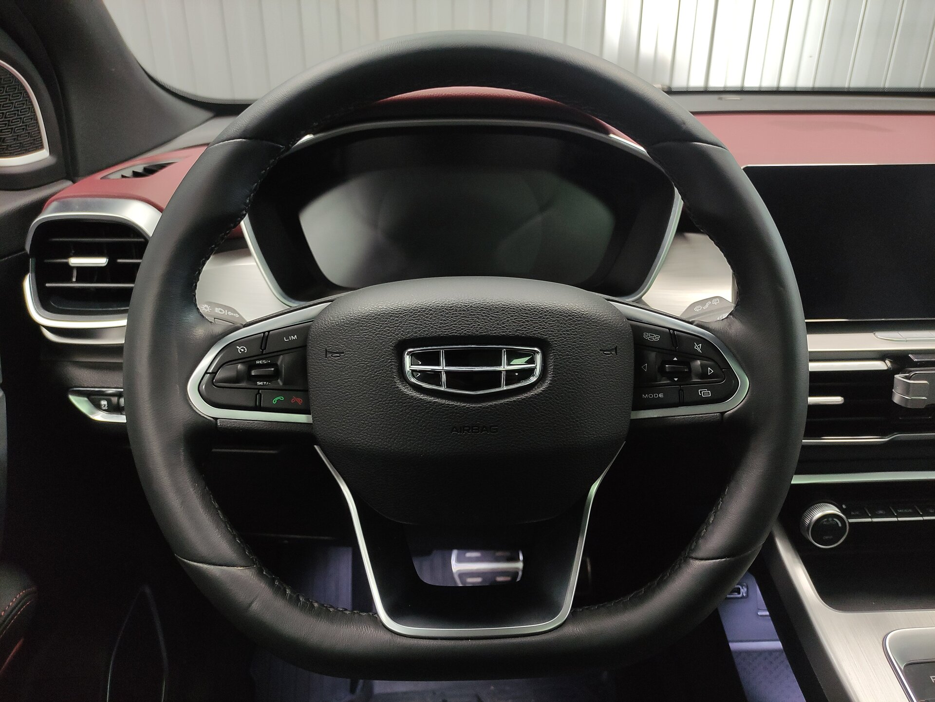 Geely Coolray, I 2021