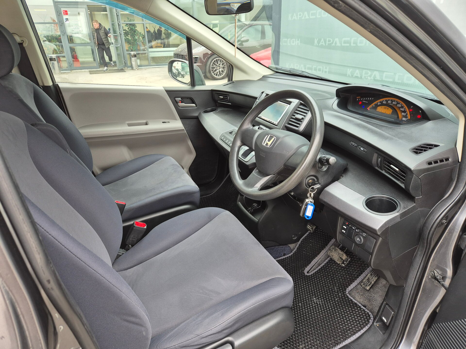 Honda Freed, I 2010