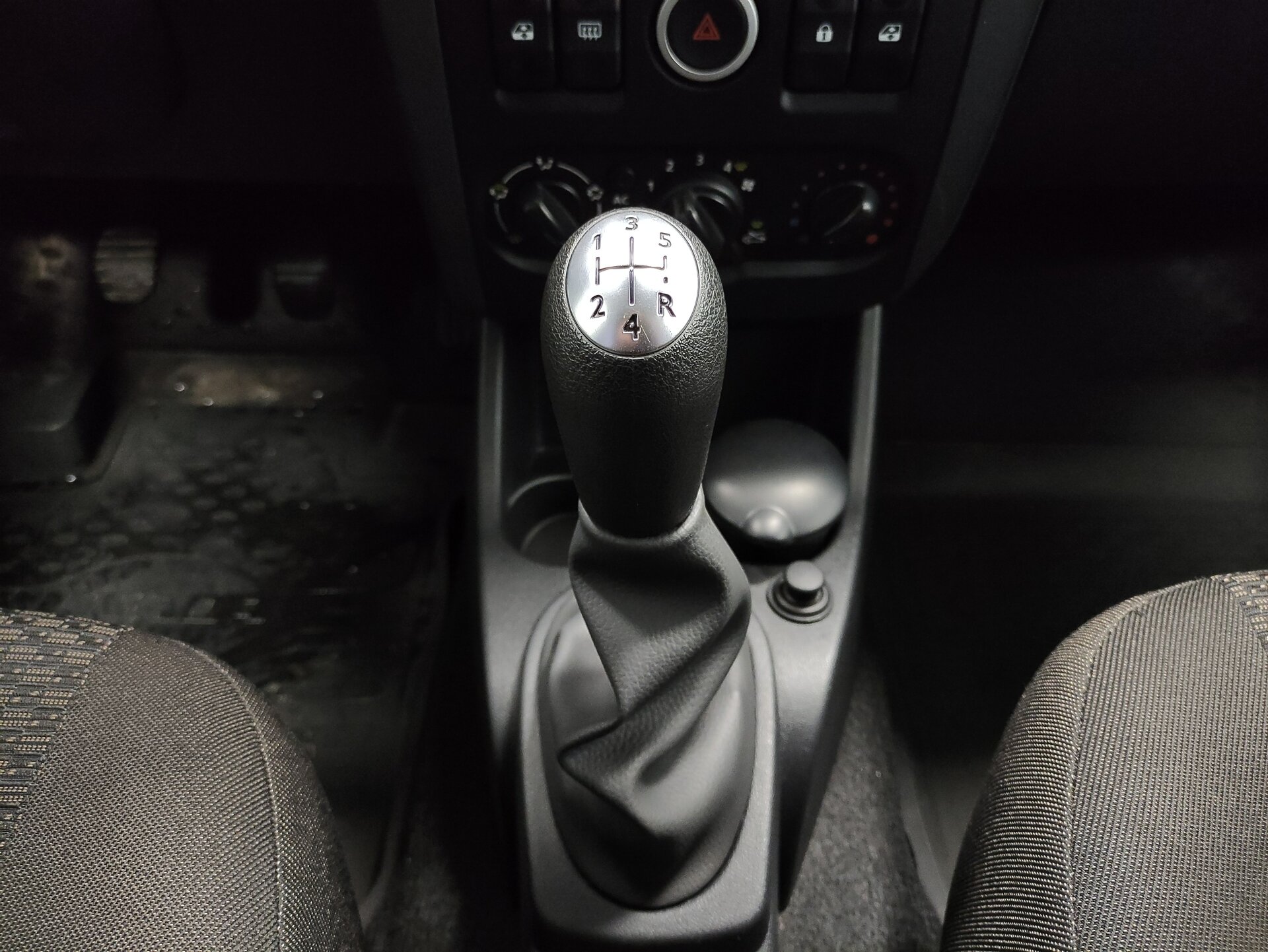 Lada (ВАЗ) Largus, I 2014