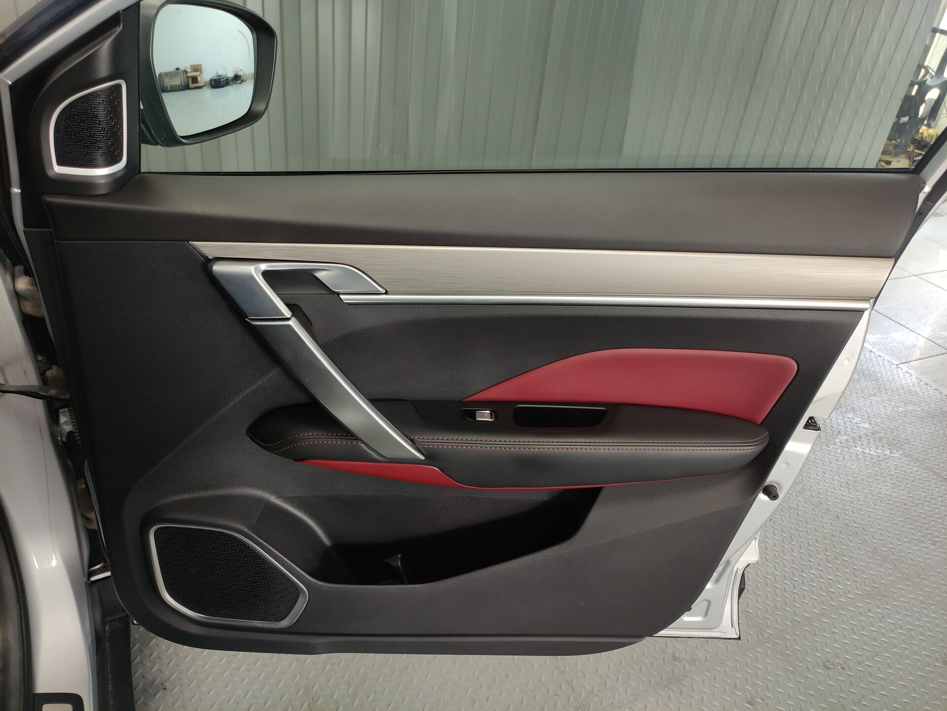 Geely Coolray, I 2021