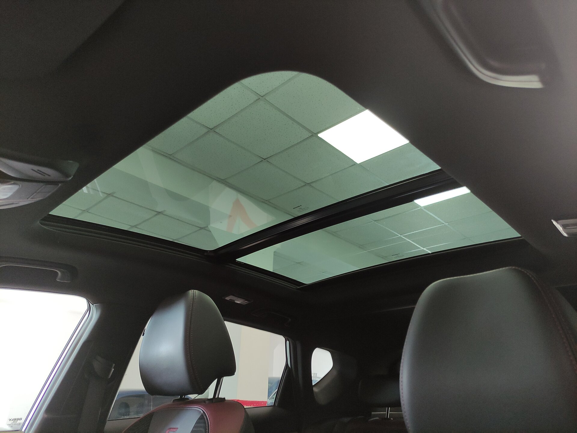 Geely Coolray, I 2021