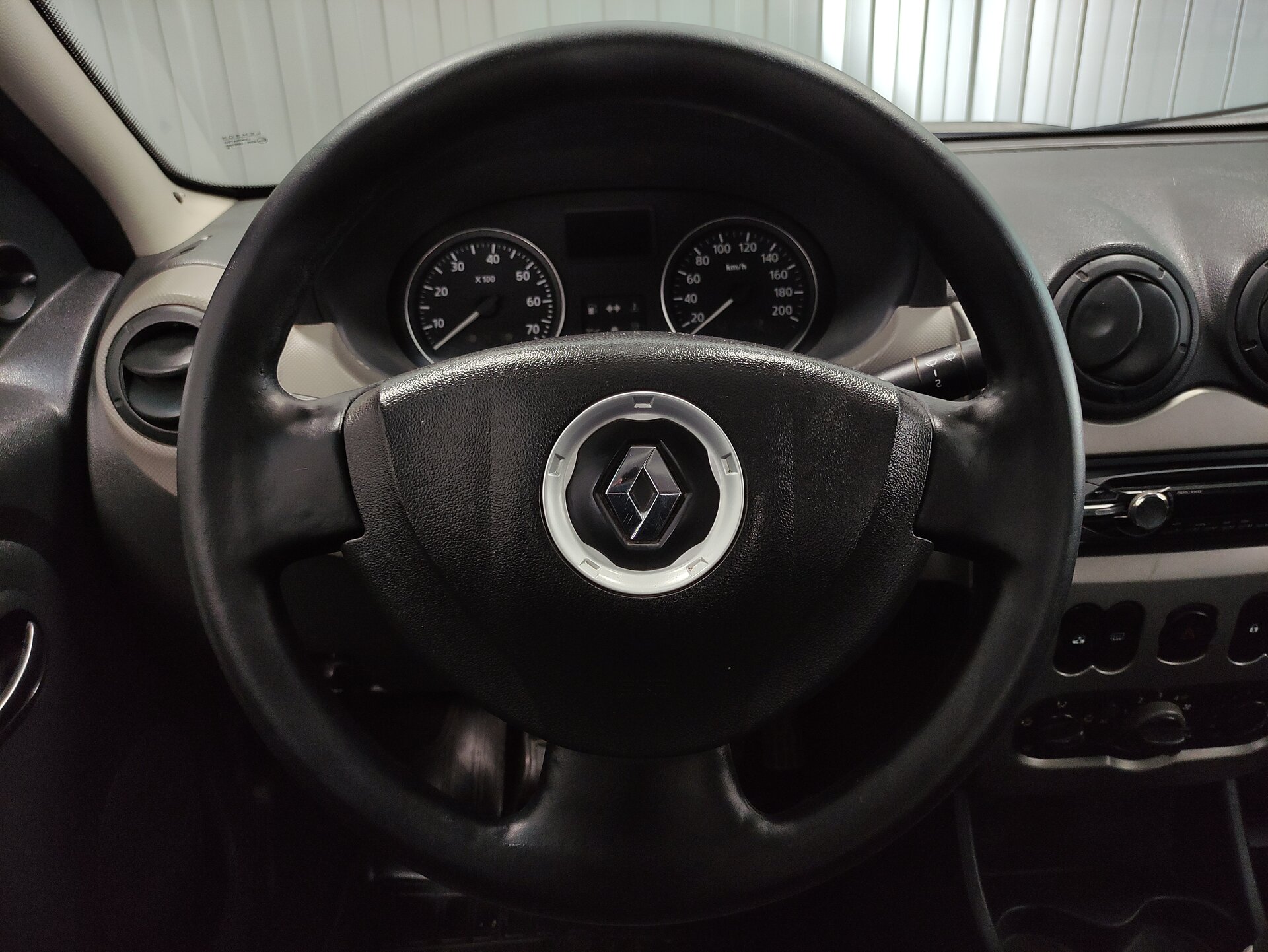 Renault Logan, I Рестайлинг 2011