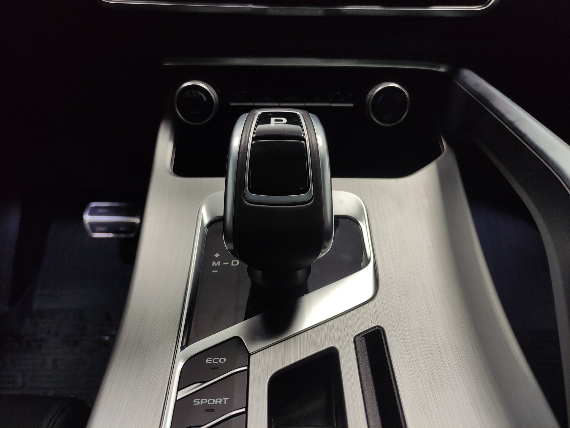 Geely Coolray, I 2021