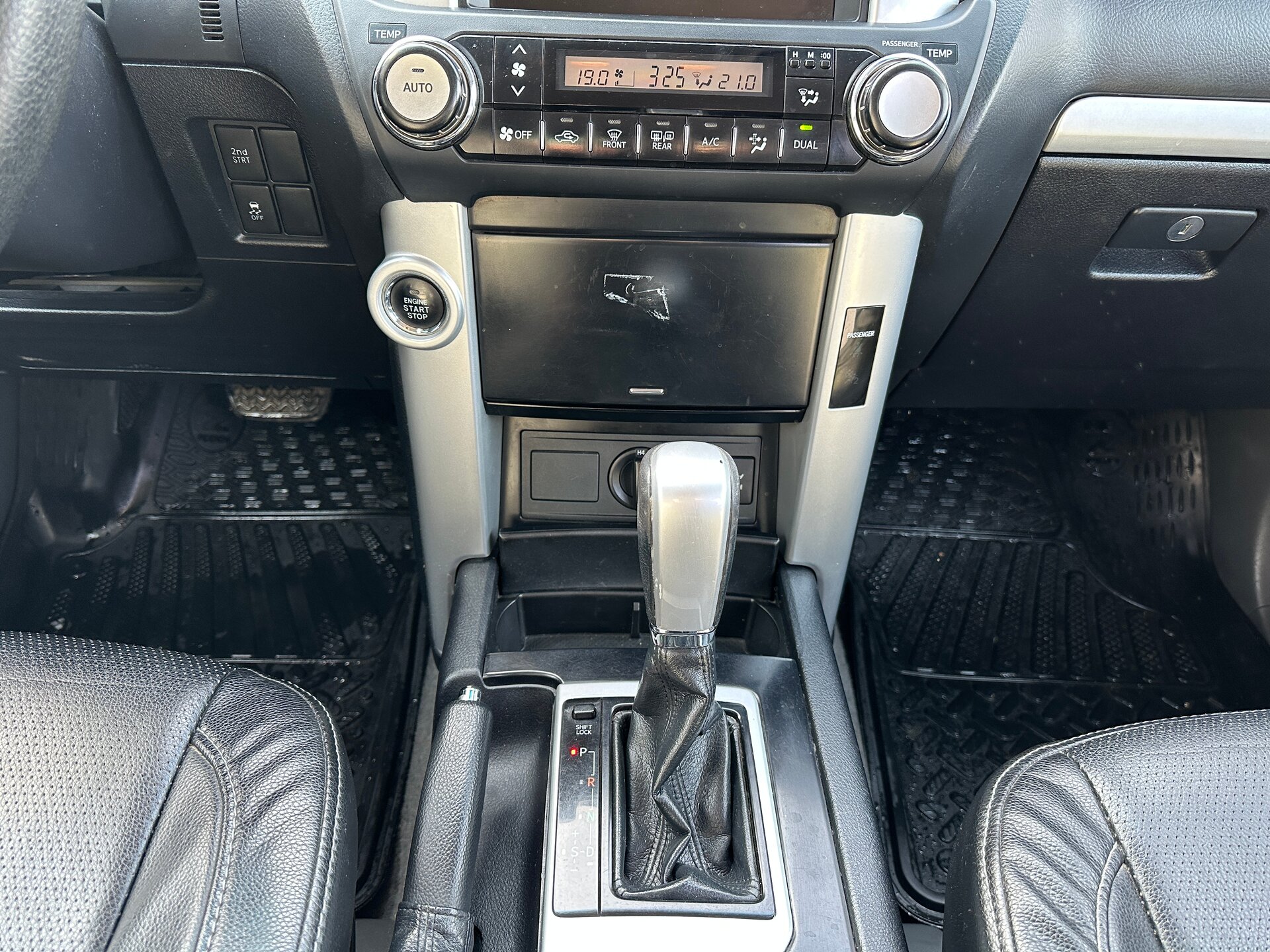 Toyota Land Cruiser Prado, 150 Series 2012