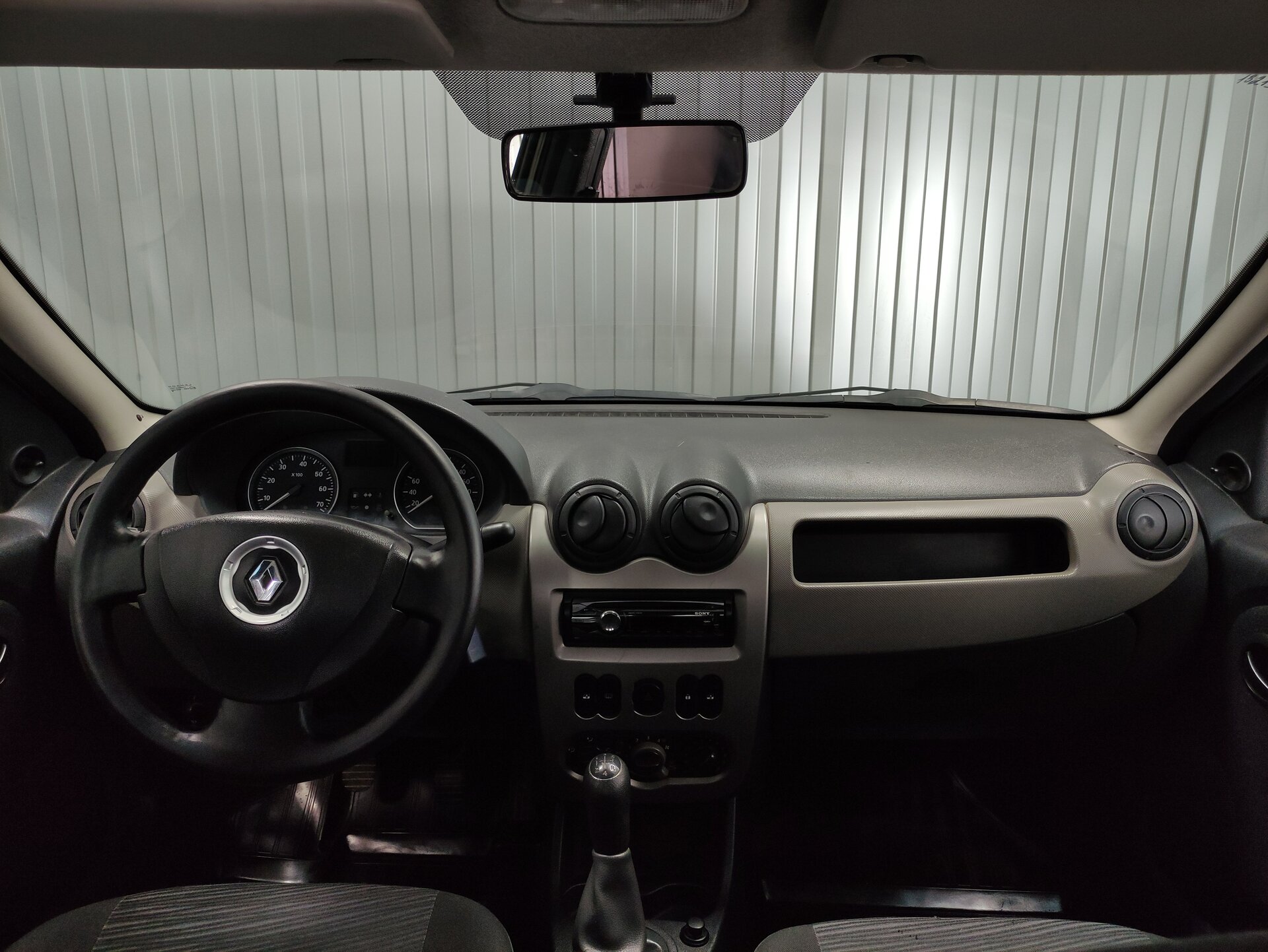 Renault Logan, I Рестайлинг 2011
