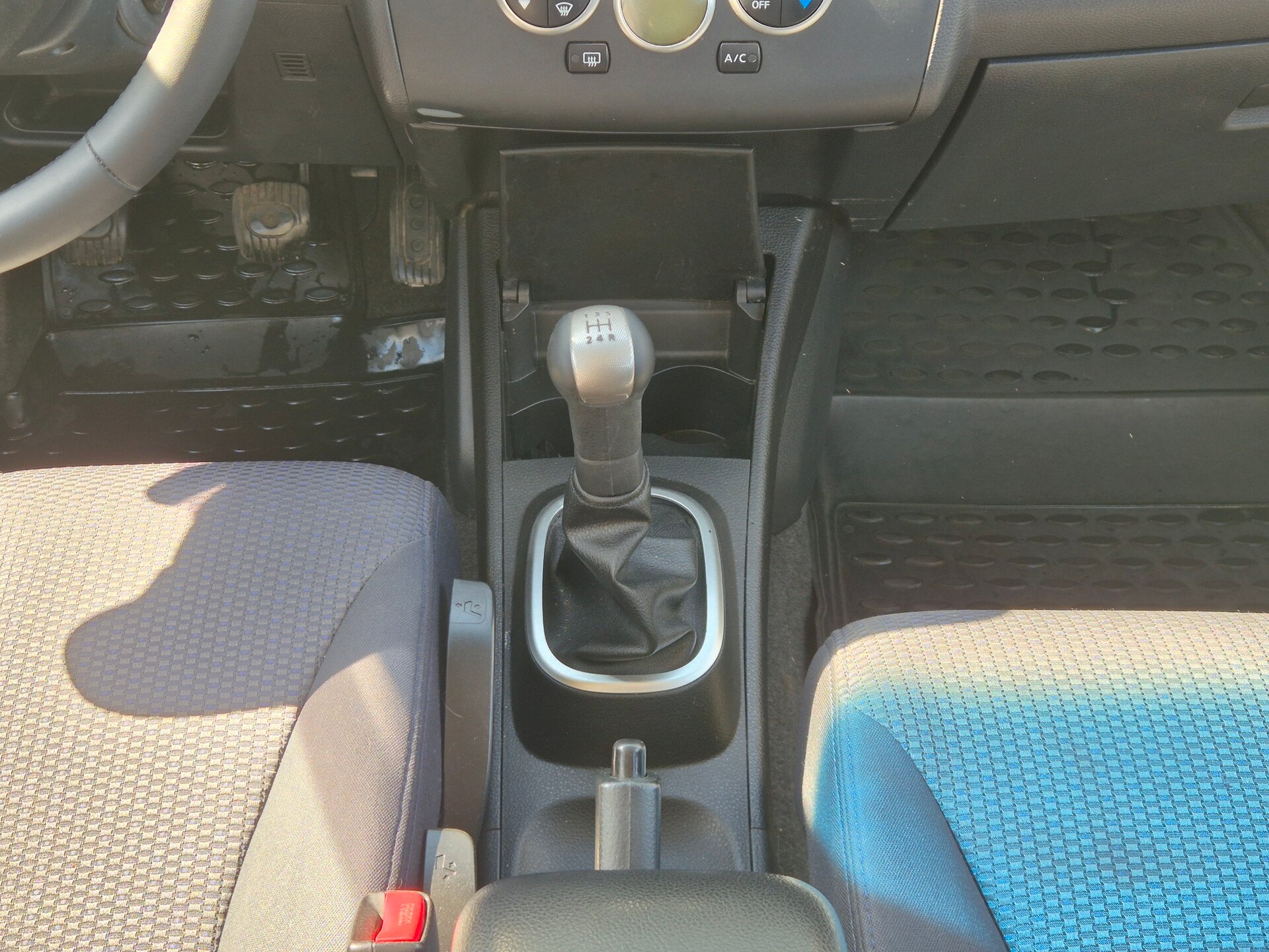 Nissan Tiida, I 2008