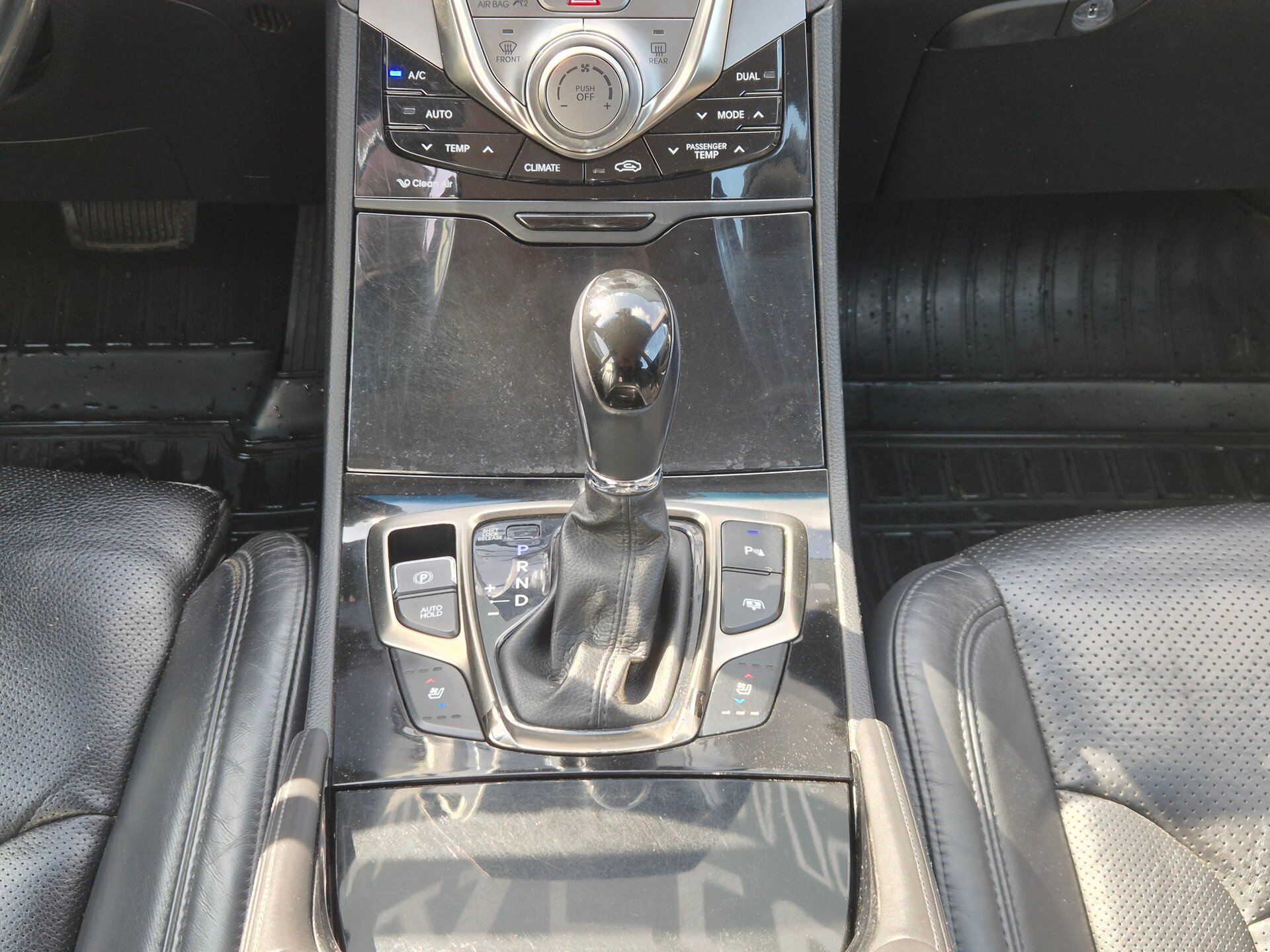 Hyundai Grandeur, V 2012