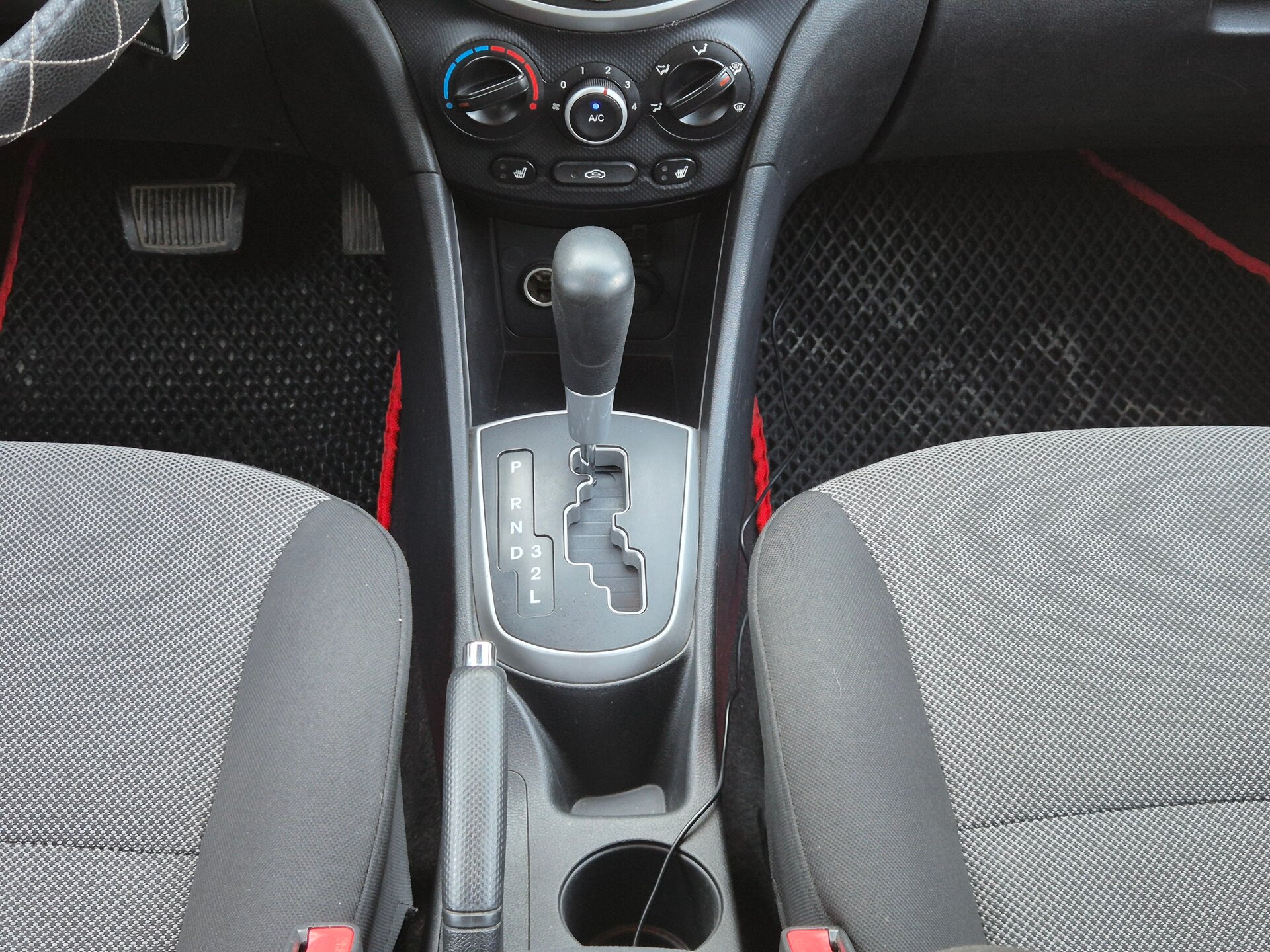 Hyundai Solaris, I 2011