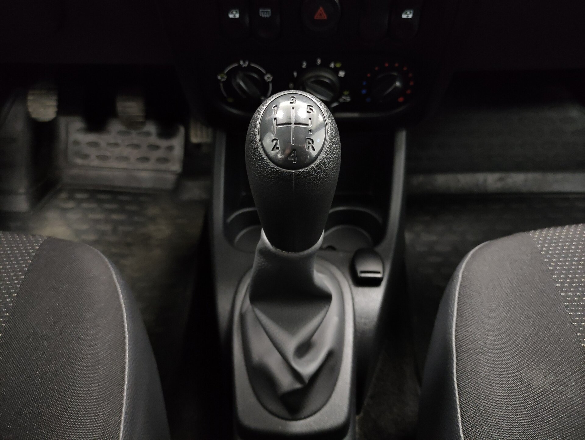 Nissan Almera, III (G15) 2018