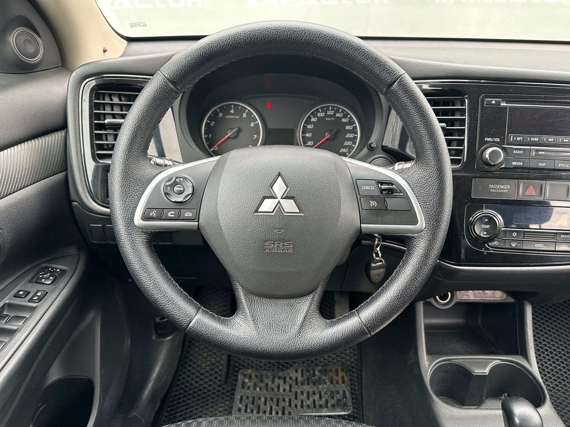 Mitsubishi Outlander, III 2013
