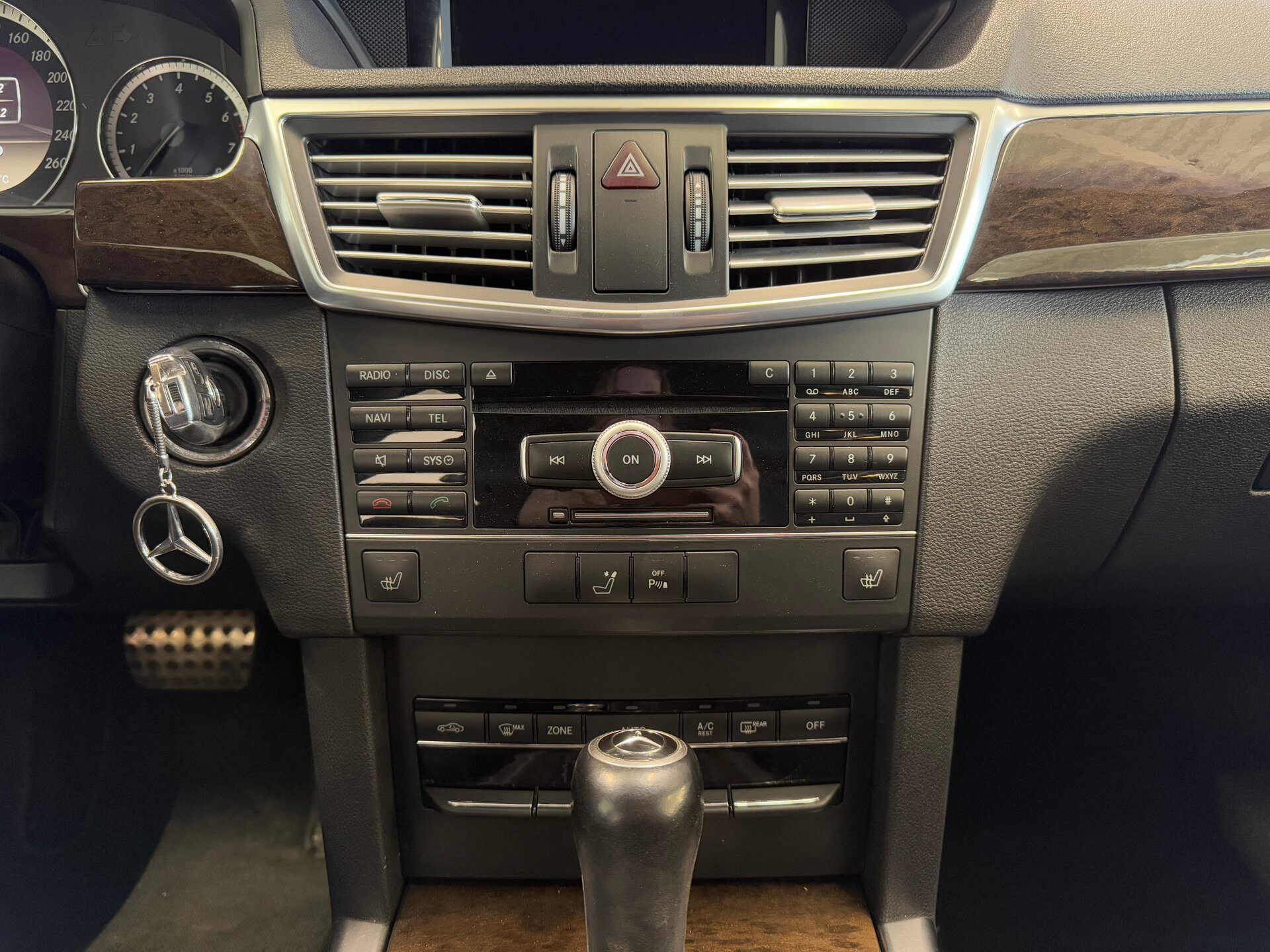 Mercedes-Benz E-Класс, IV (W212, S212, C207) 2011 Mercedes-Benz E-Класс, IV (W212, S212, C207) 2011