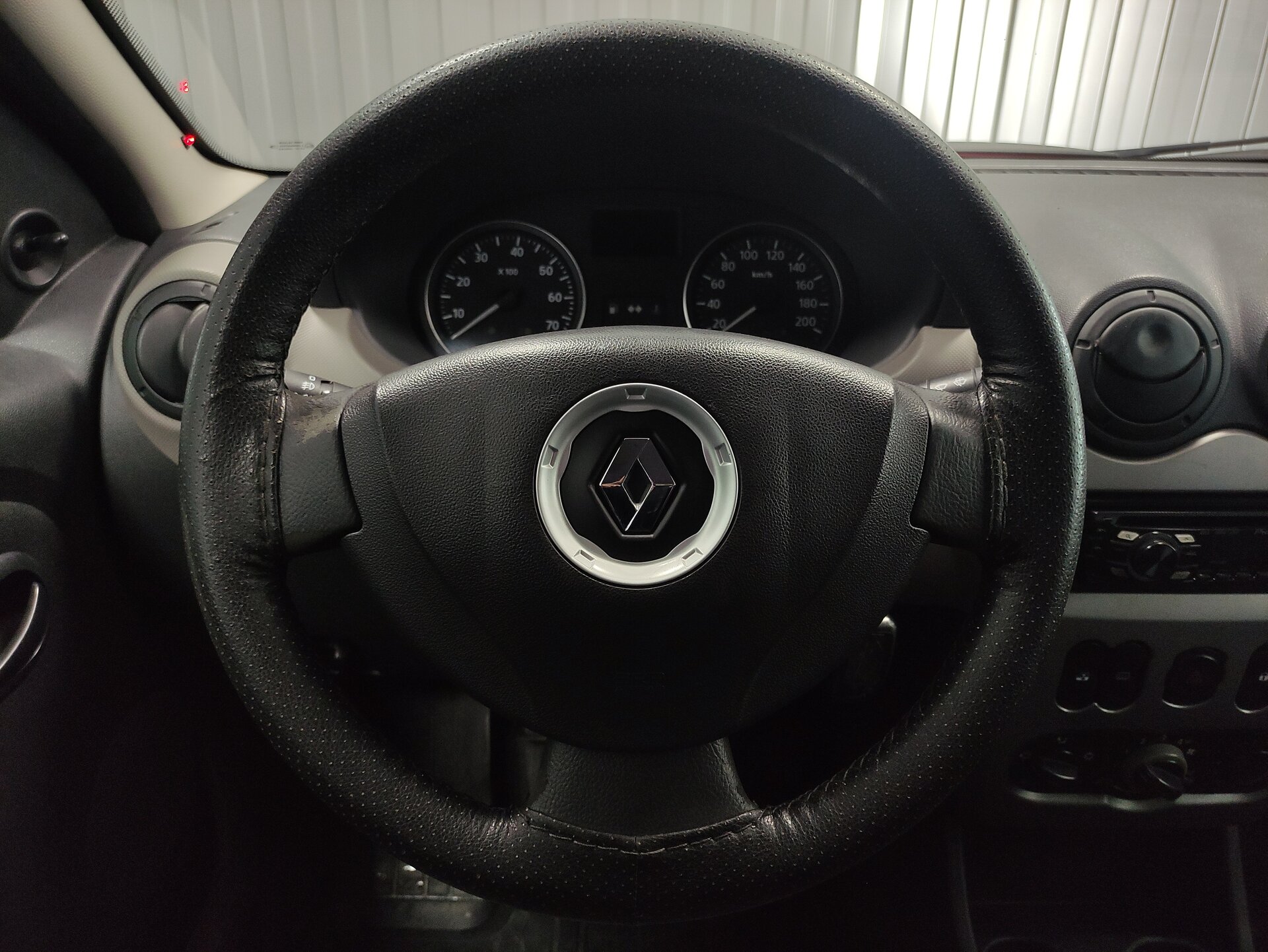 Renault Logan, I Рестайлинг 2011