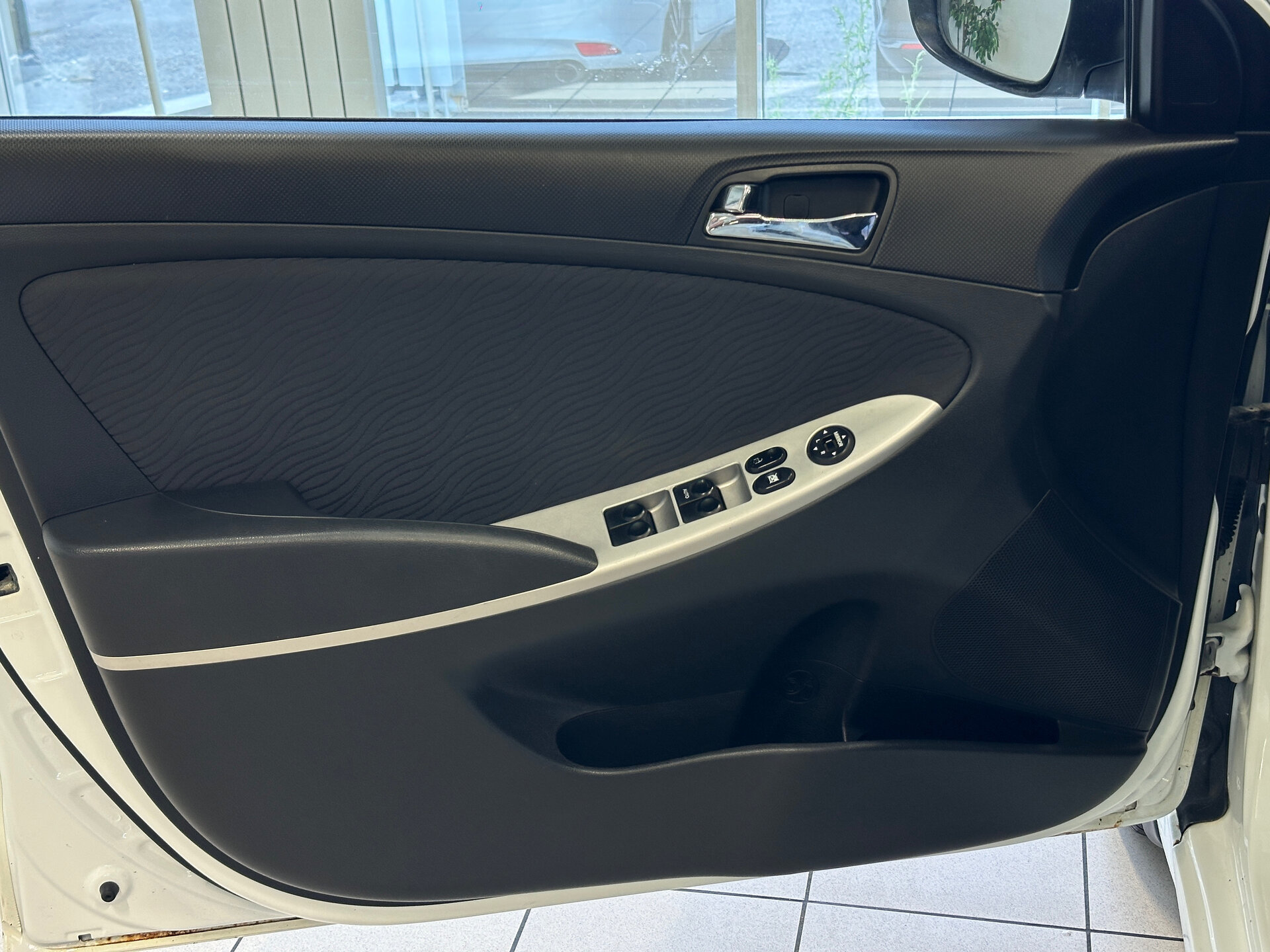 Hyundai Solaris, I 2011