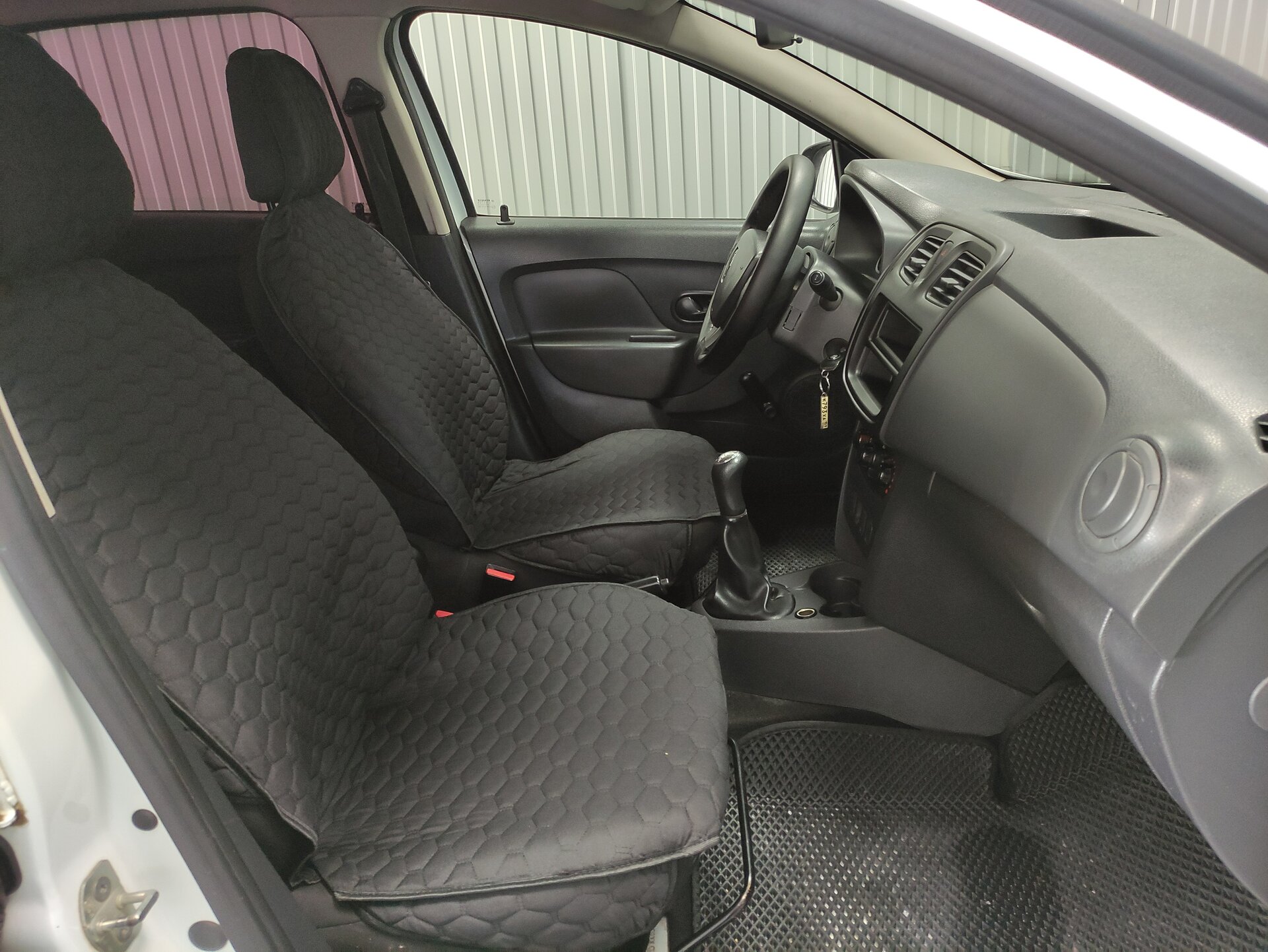 Renault Logan, II 2017 Renault Logan, II 2017