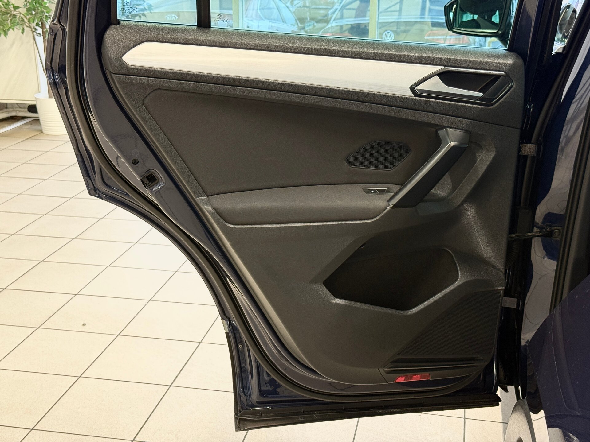 Volkswagen Tiguan, II 2017