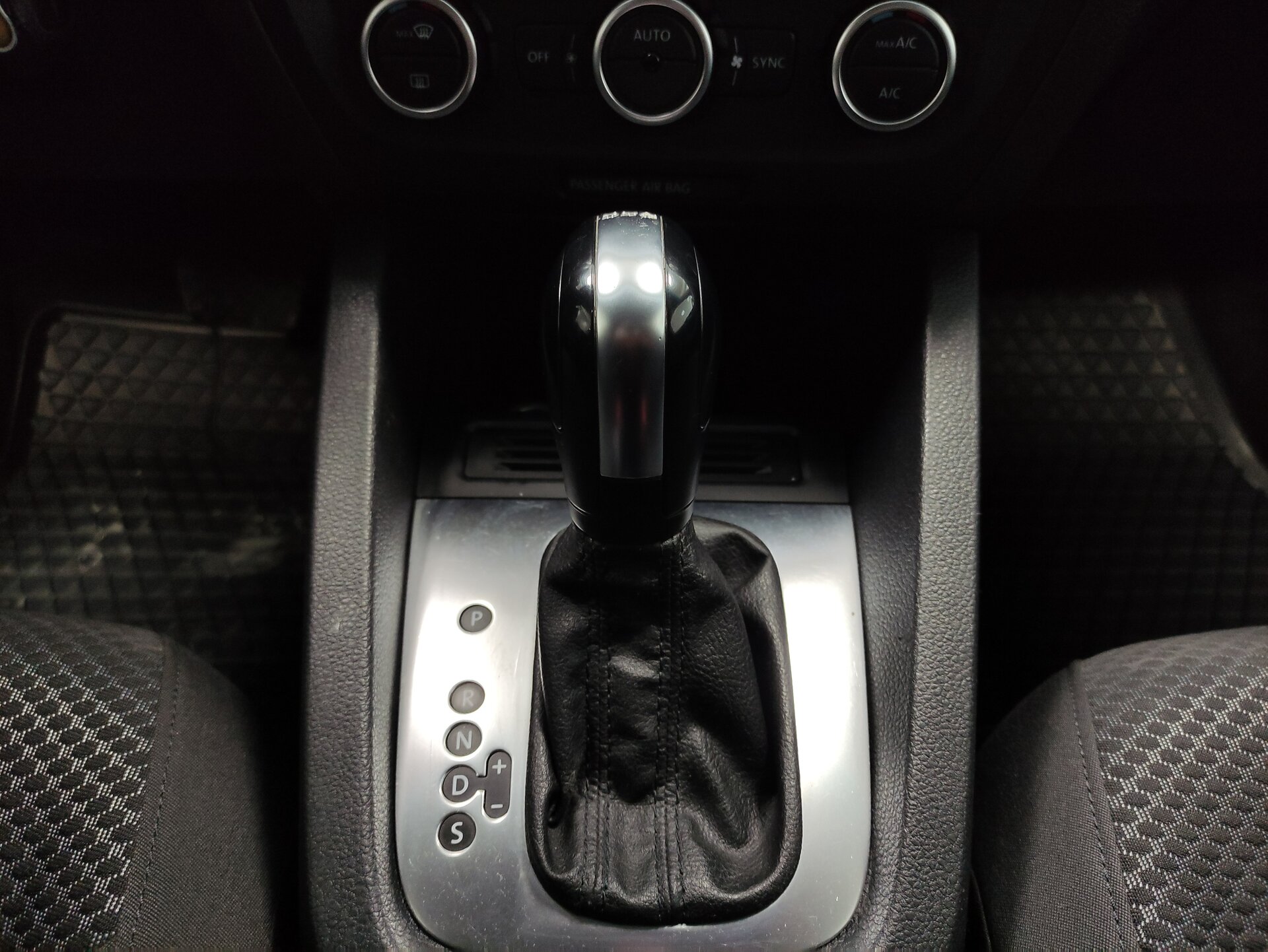 Volkswagen Jetta, VI 2014