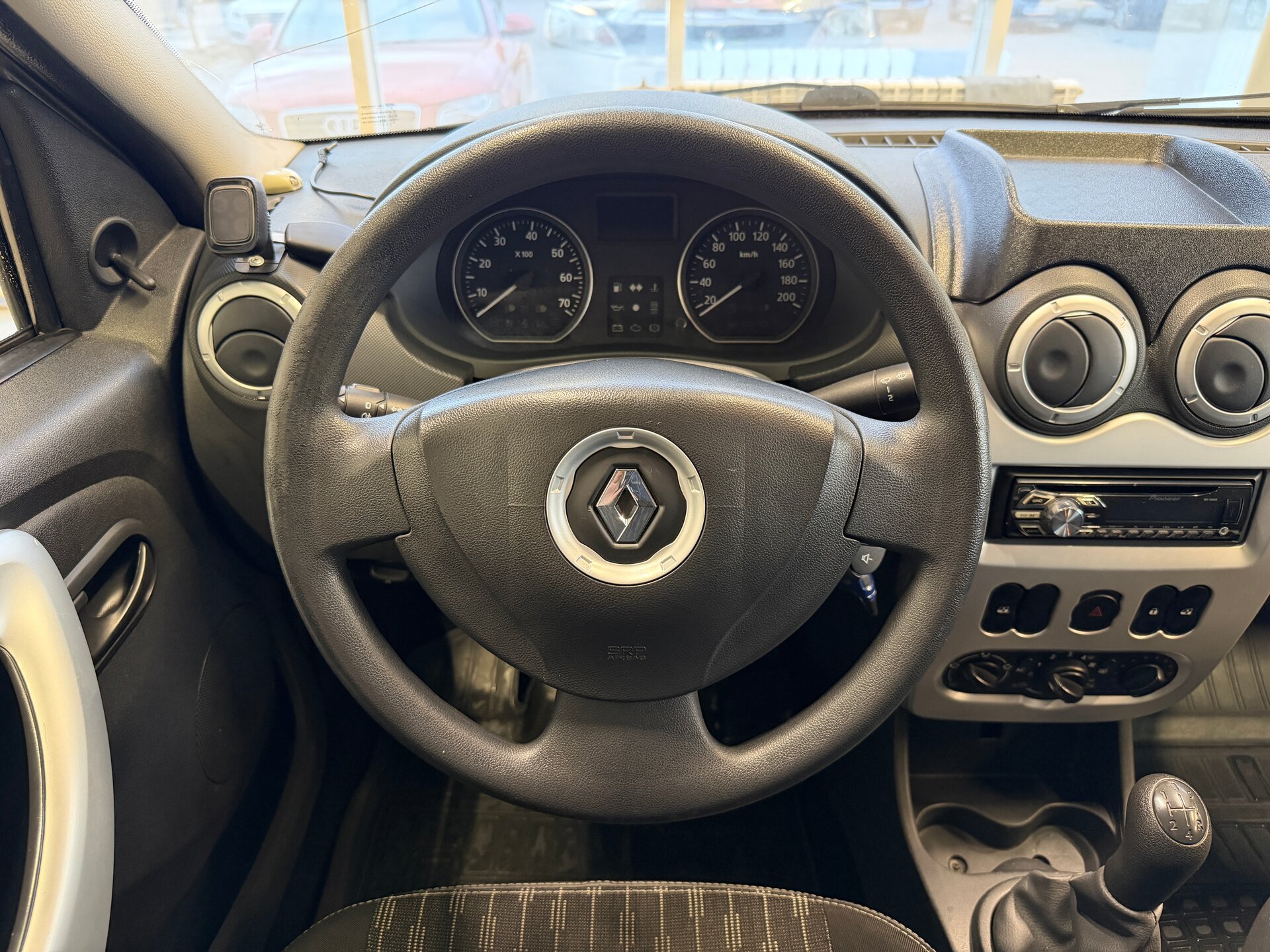 Renault Logan, I Рестайлинг 2013