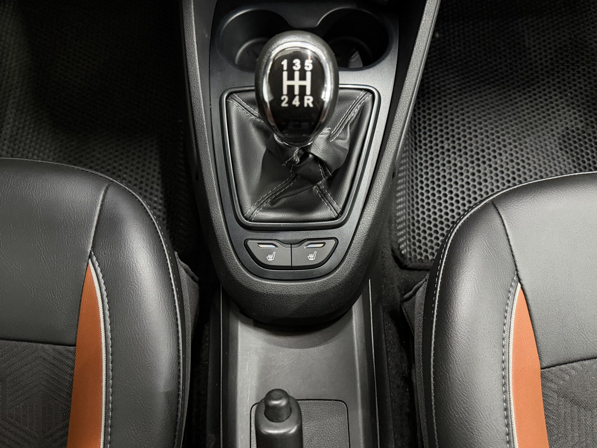 Lada (ВАЗ) Vesta, I Рестайлинг (NG) 2023 Lada (ВАЗ) Vesta, I Рестайлинг (NG) 2023