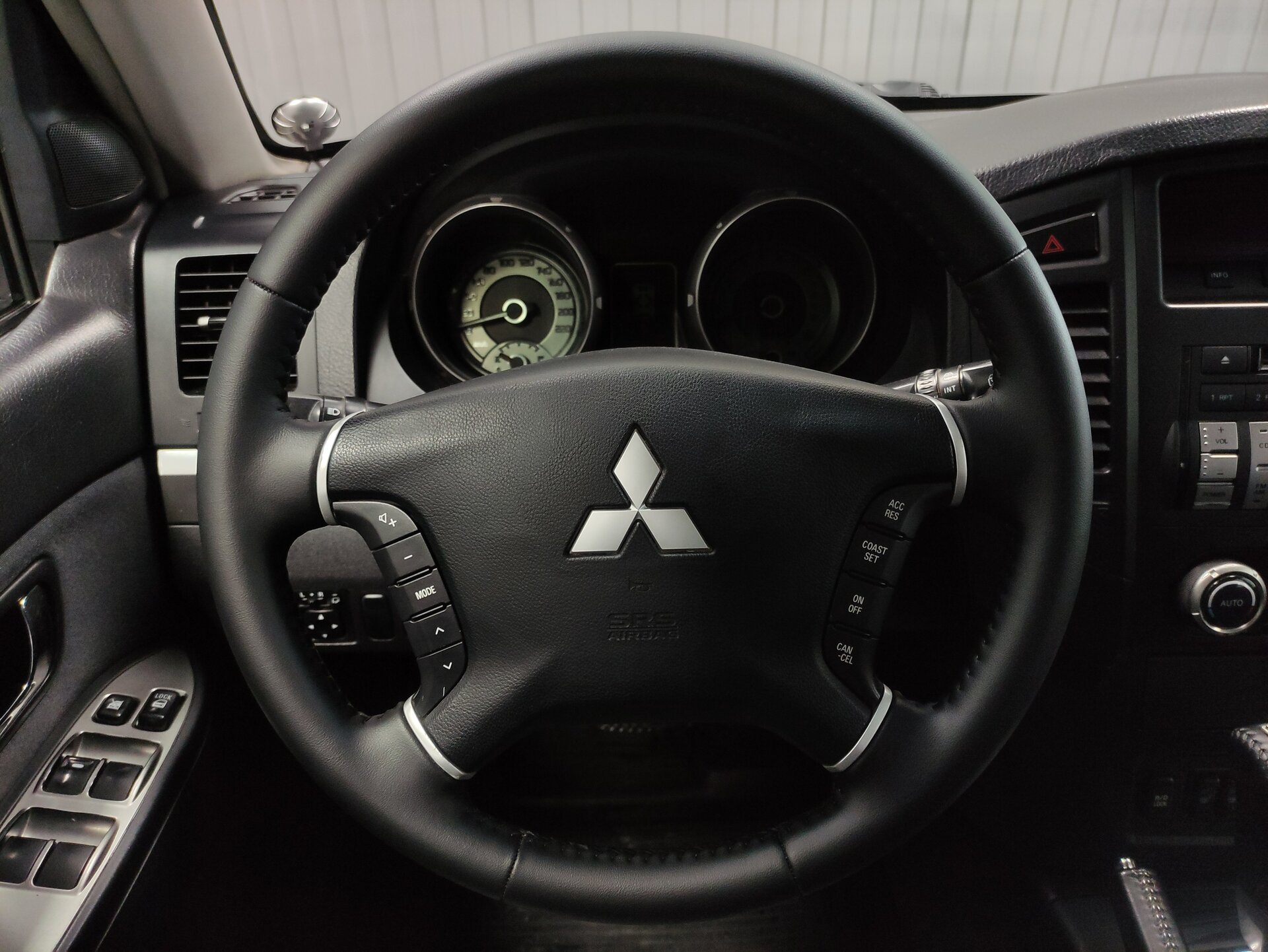 Mitsubishi Pajero, IV 2007 Mitsubishi Pajero, IV 2007