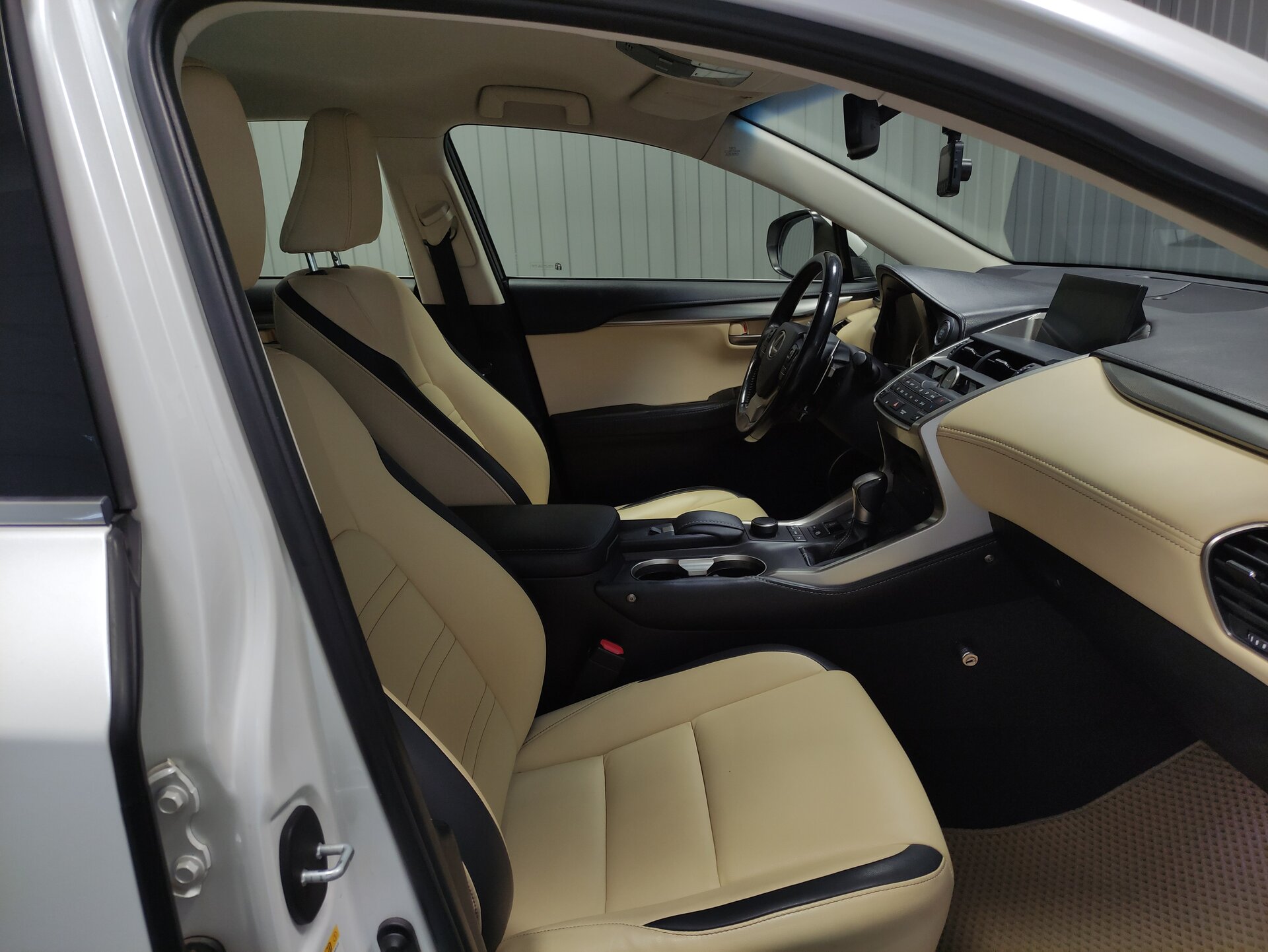 Lexus NX, I 2015