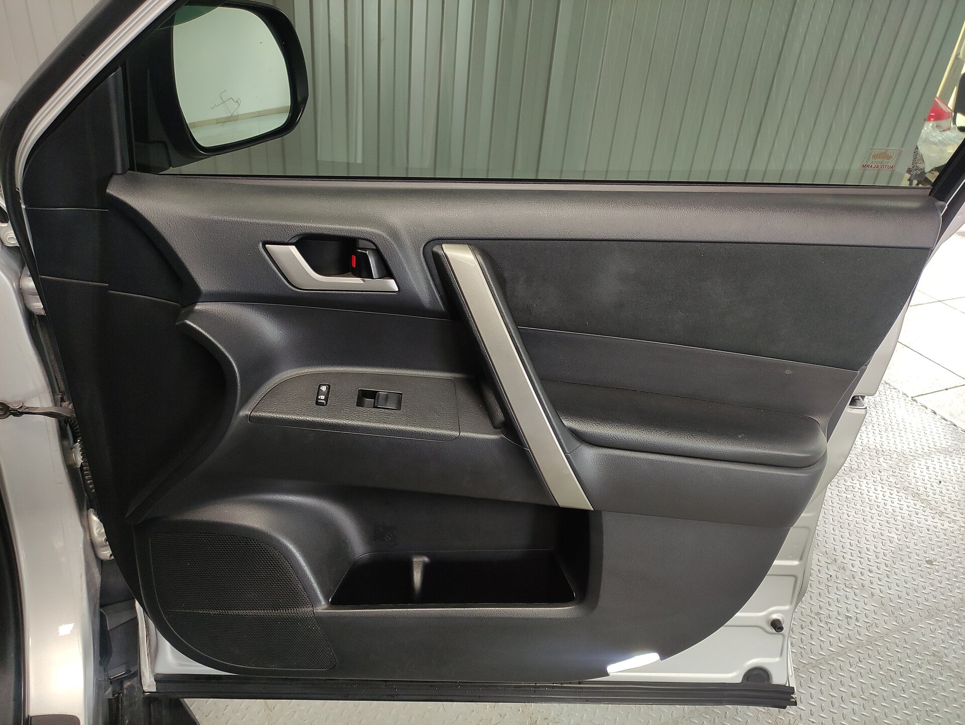Toyota Highlander, II (XU40) Рестайлинг 2012 Toyota Highlander, II (XU40) Рестайлинг 2012