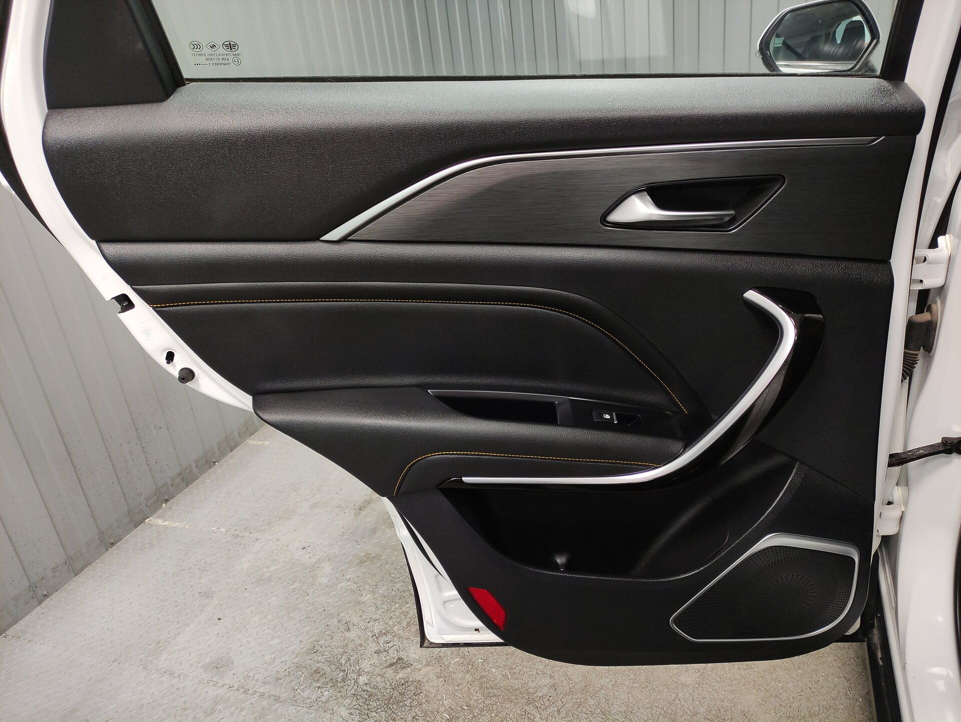 FAW Bestune T77, I 2023