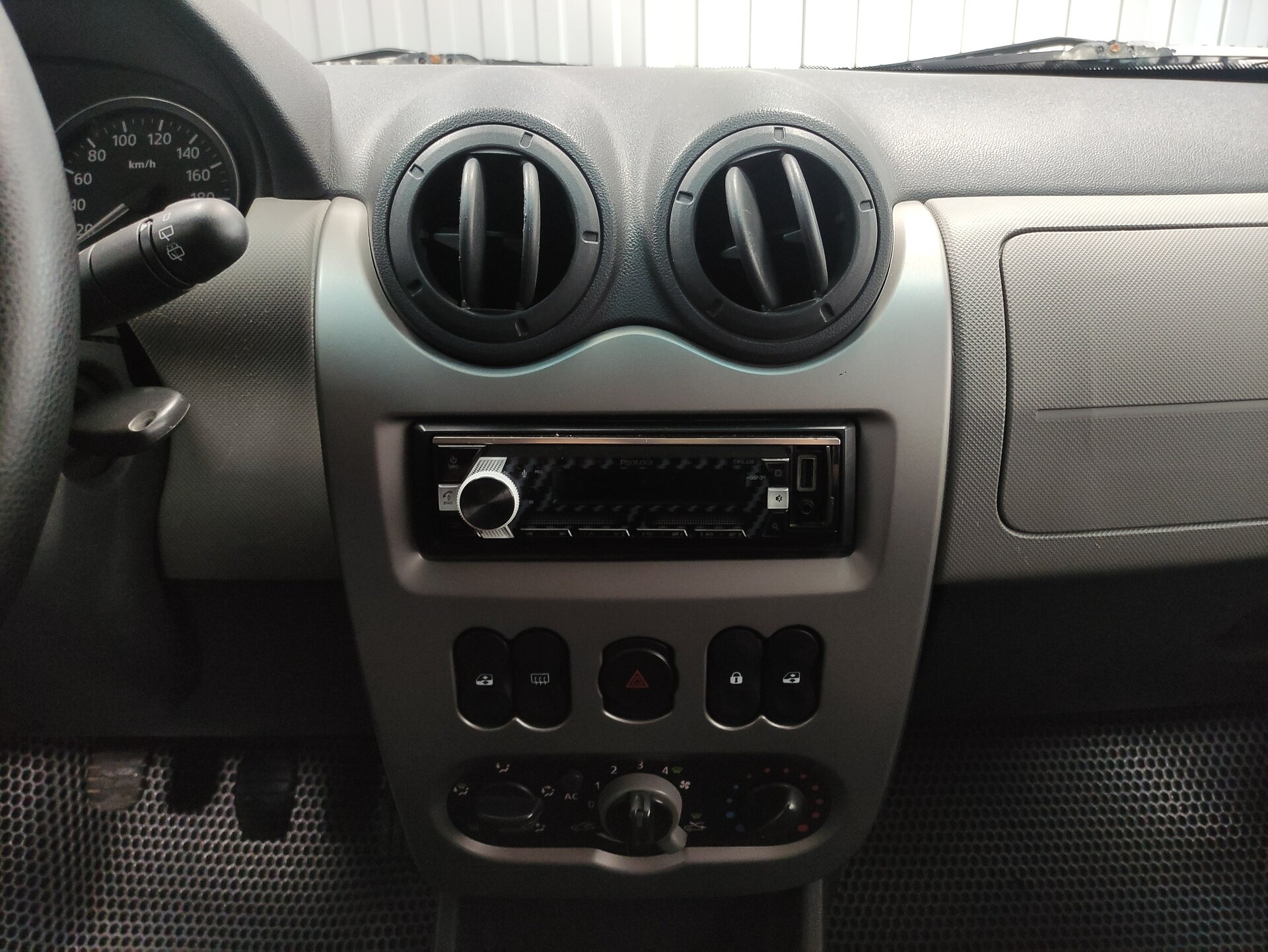 Renault Sandero, I 2011