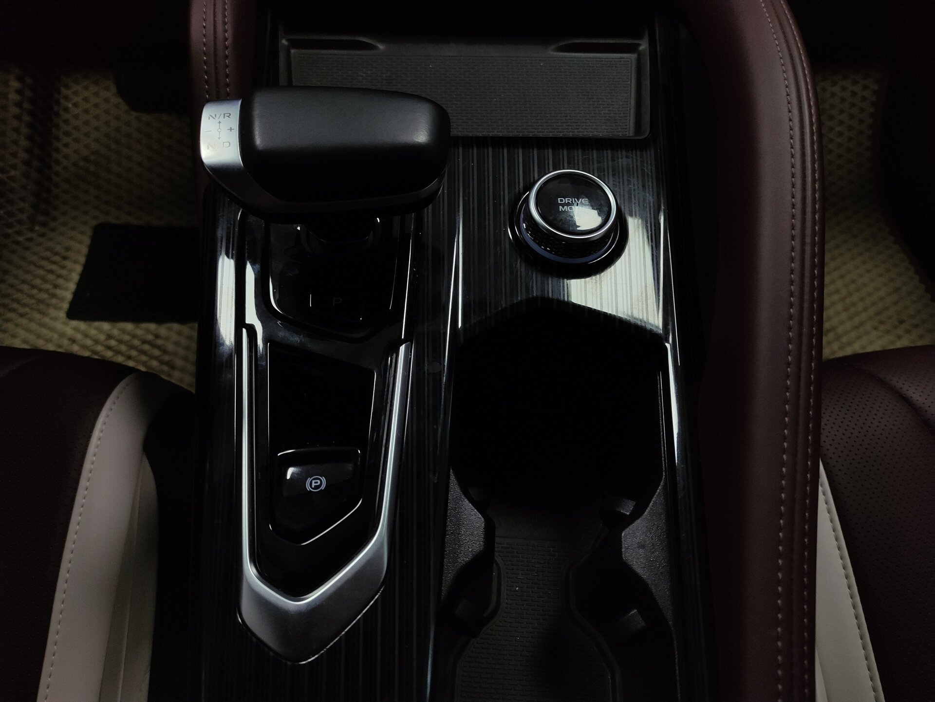 Geely Monjaro, I 2023 Geely Monjaro, I 2023