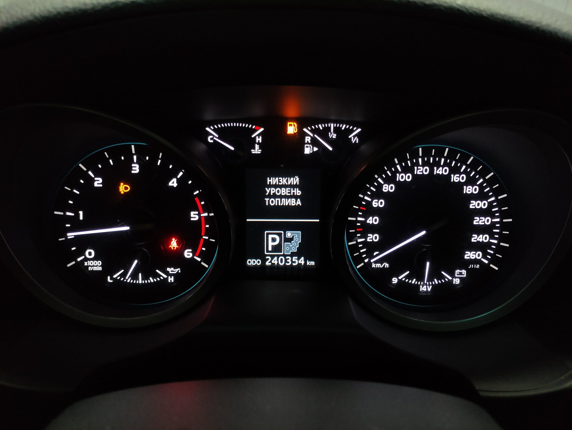 Toyota Land Cruiser, 200 Series Рестайлинг 1 2013 Toyota Land Cruiser, 200 Series Рестайлинг 1 2013
