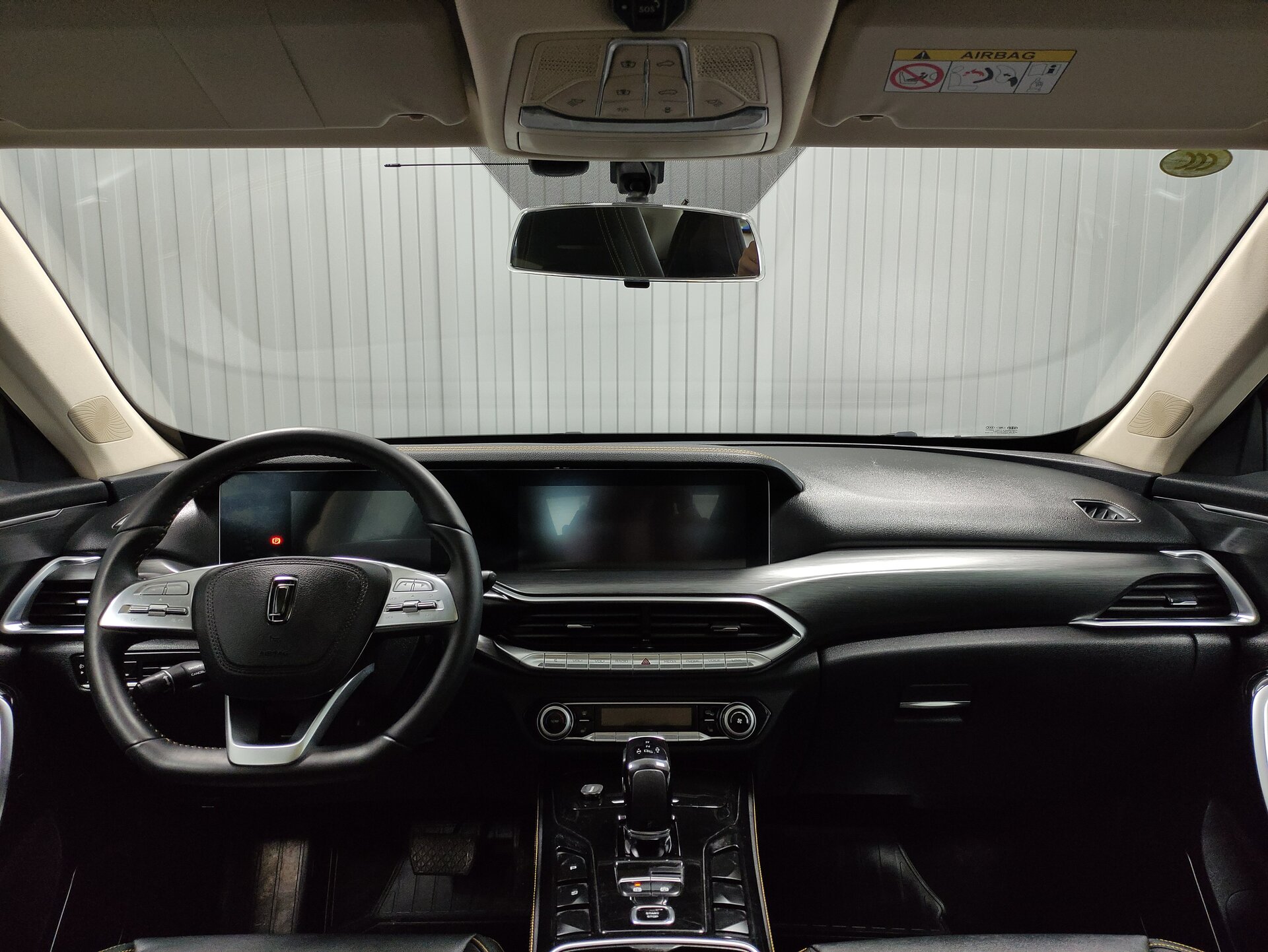 FAW Bestune T77, I 2023