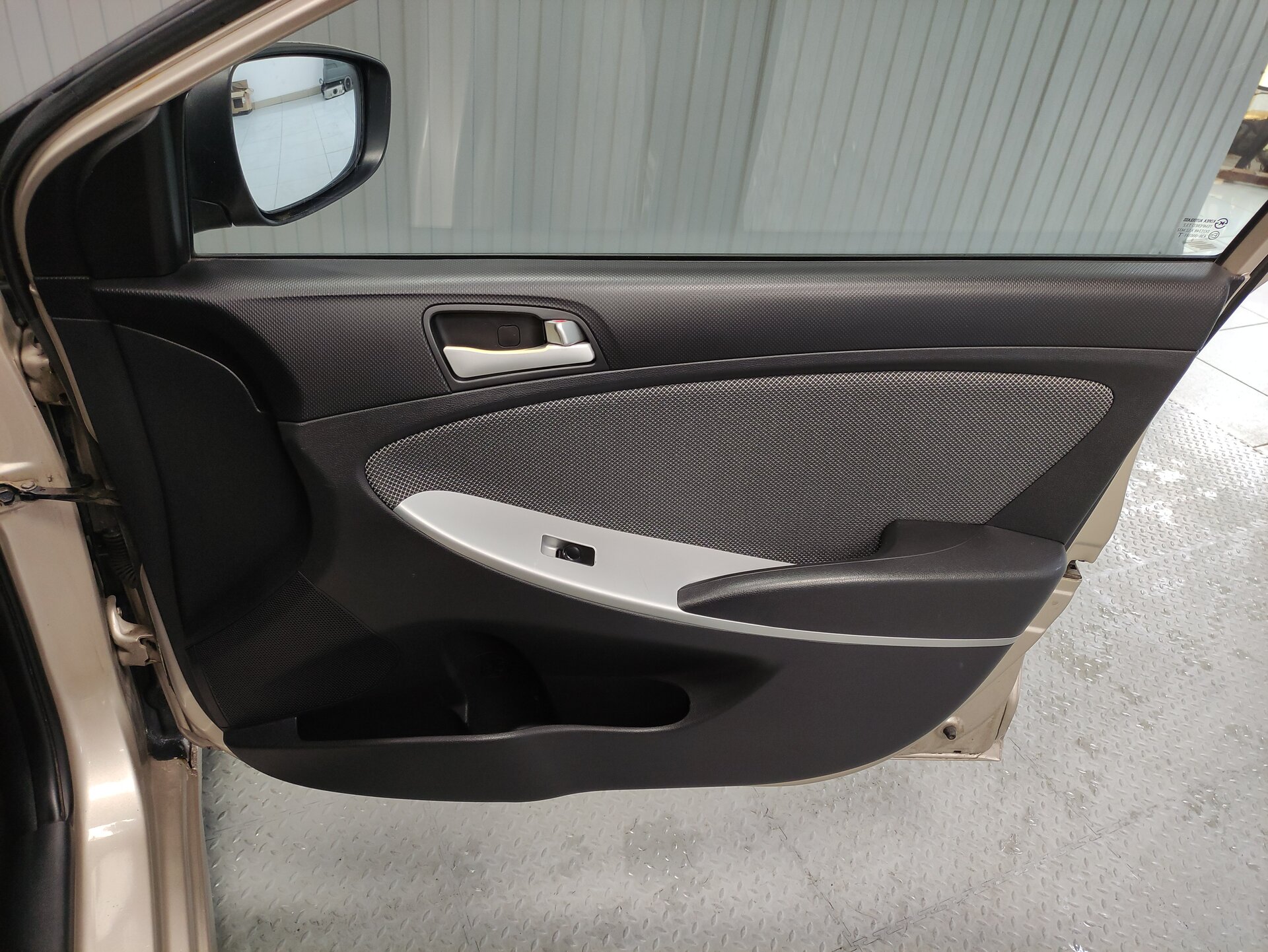 Hyundai Solaris, I 2011