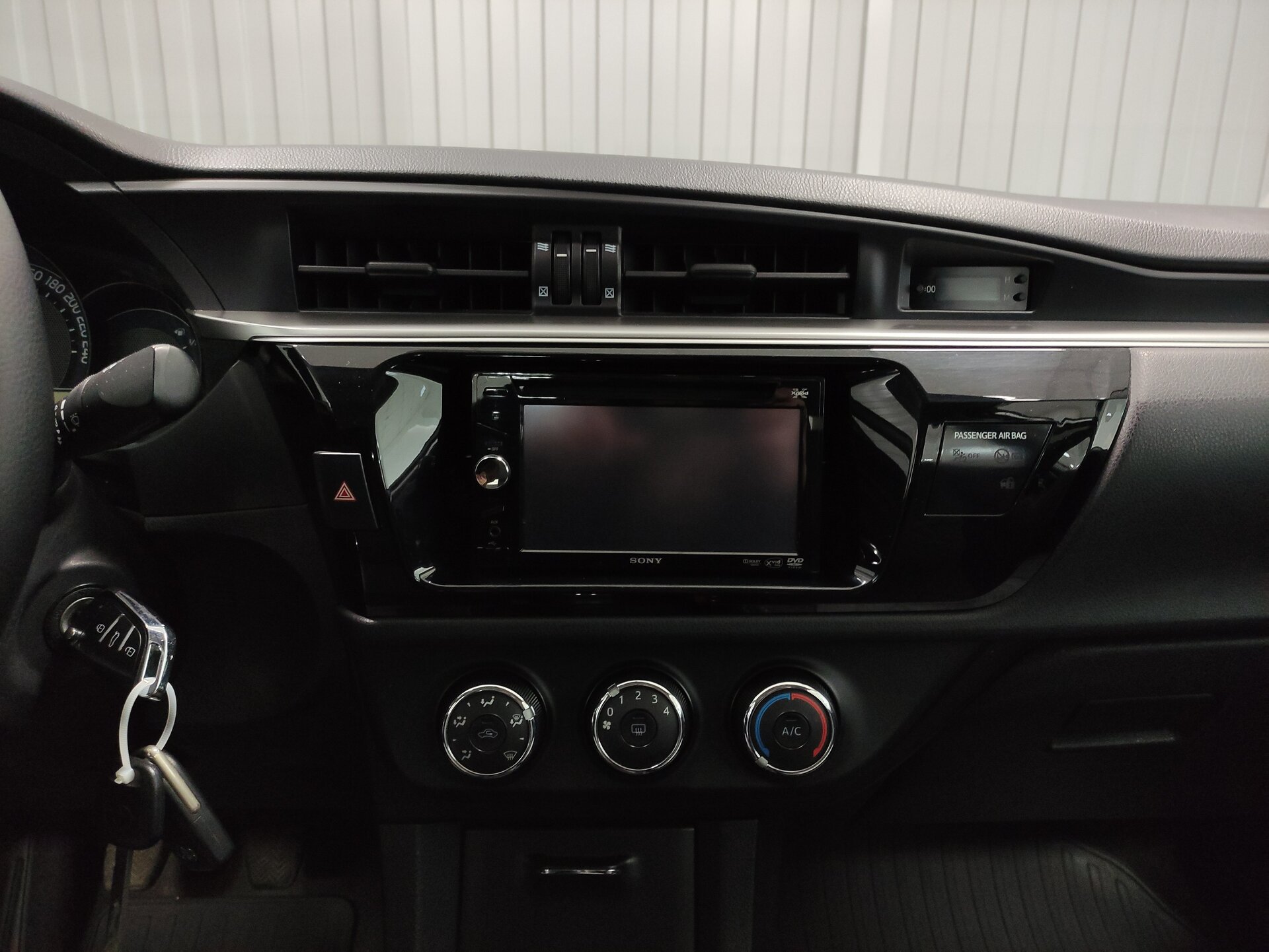 Toyota Corolla, XI (E160, E170, E180) 2014