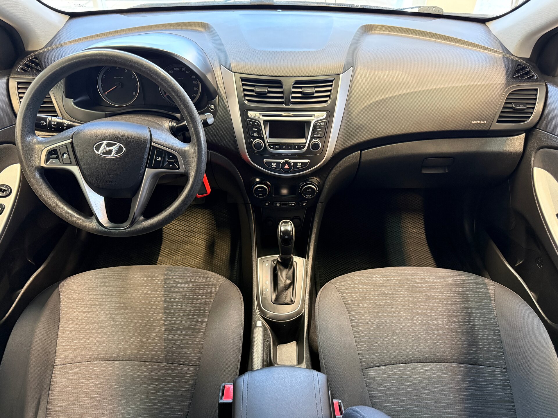 Hyundai Solaris, I Рестайлинг 2015 Hyundai Solaris, I Рестайлинг 2015