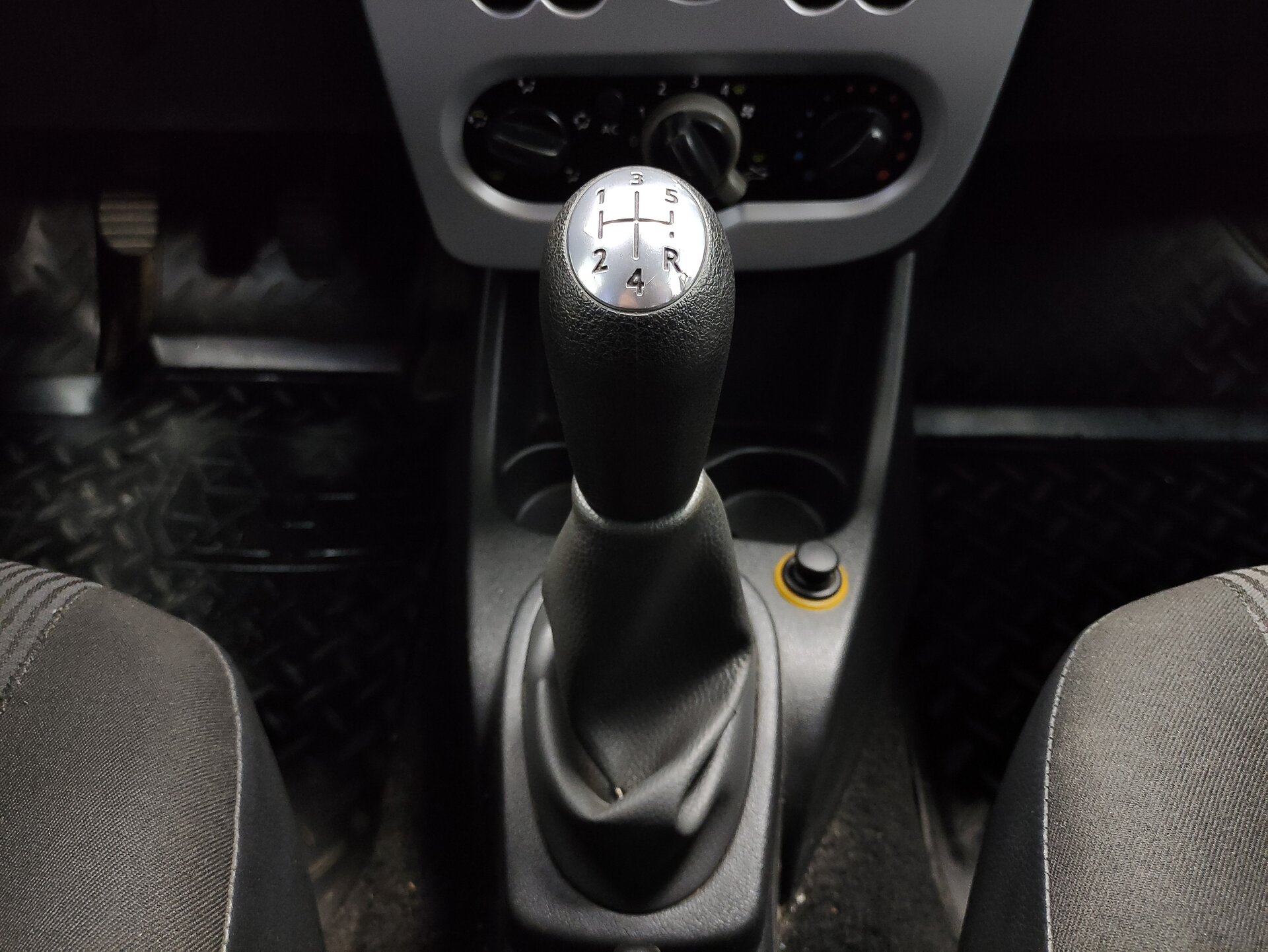 Renault Logan, I Рестайлинг 2011