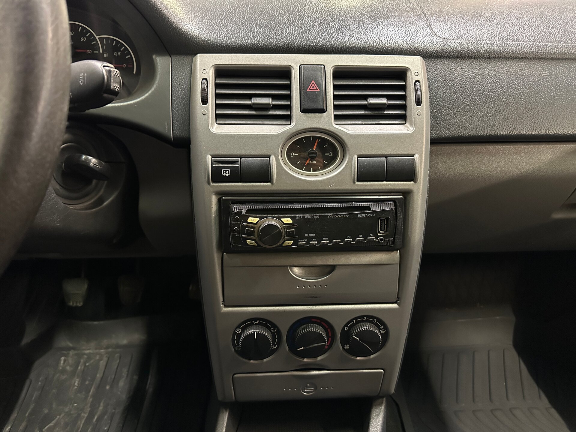 Lada (ВАЗ) Priora, I 2010 Lada (ВАЗ) Priora, I 2010