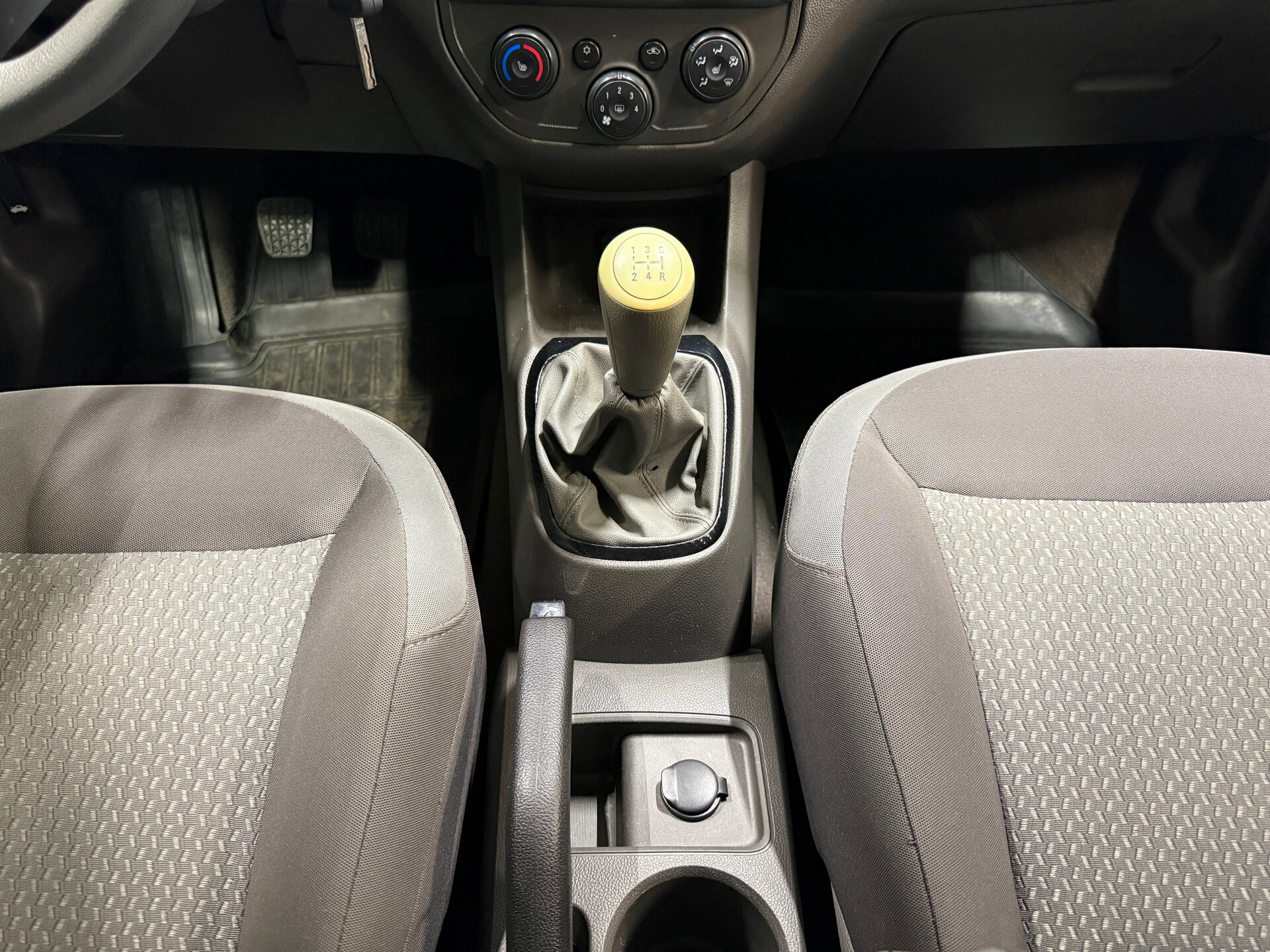 Chevrolet Cobalt, II 2013