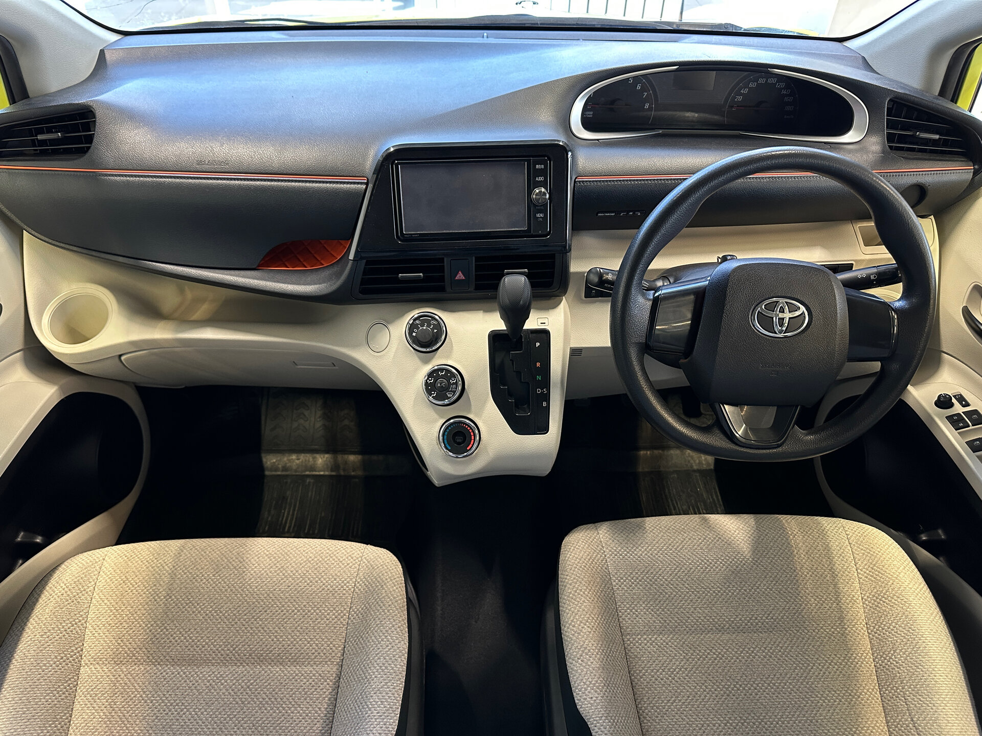 Toyota Sienta, II 2017