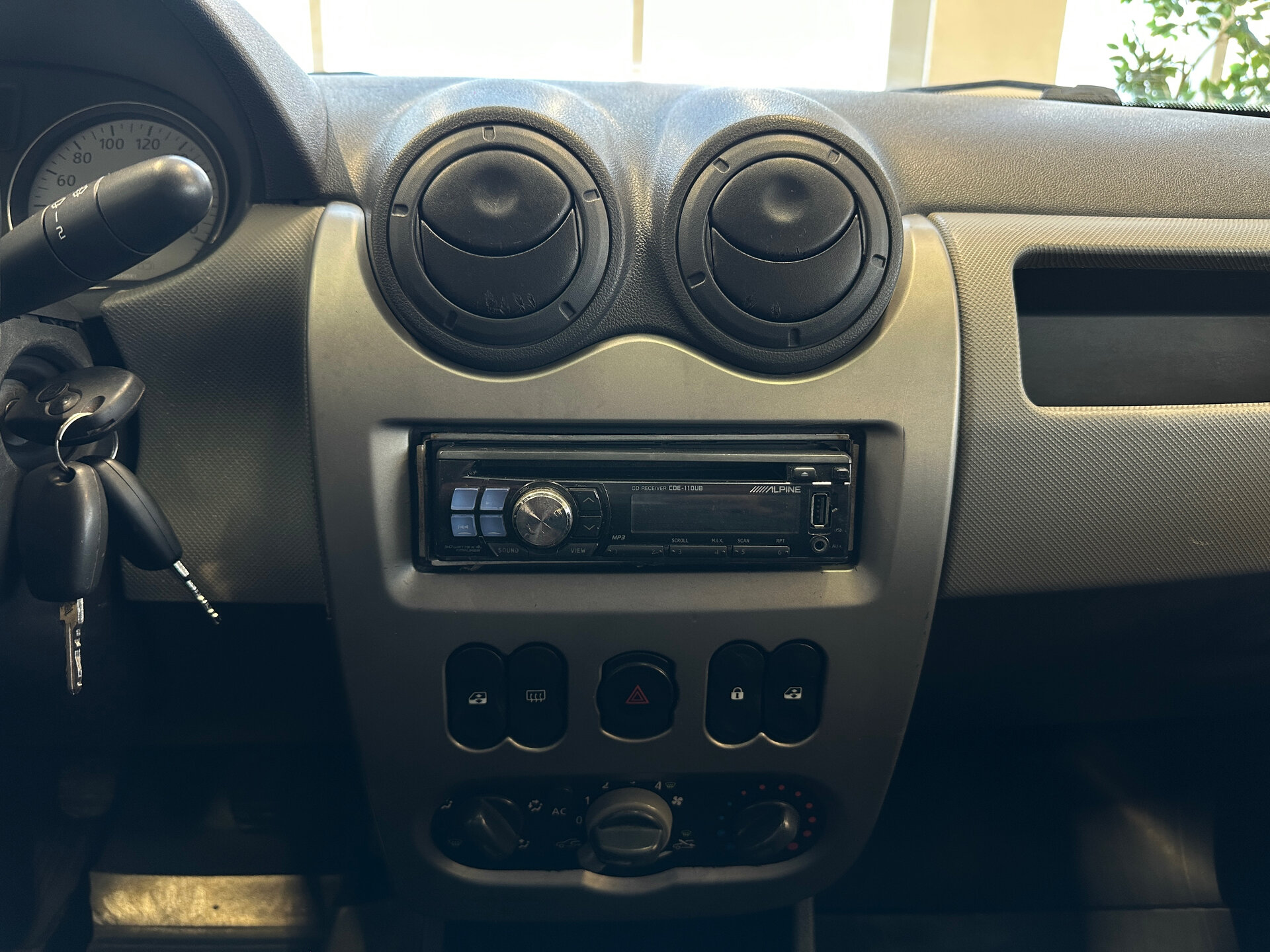 Renault Logan, I Рестайлинг 2010