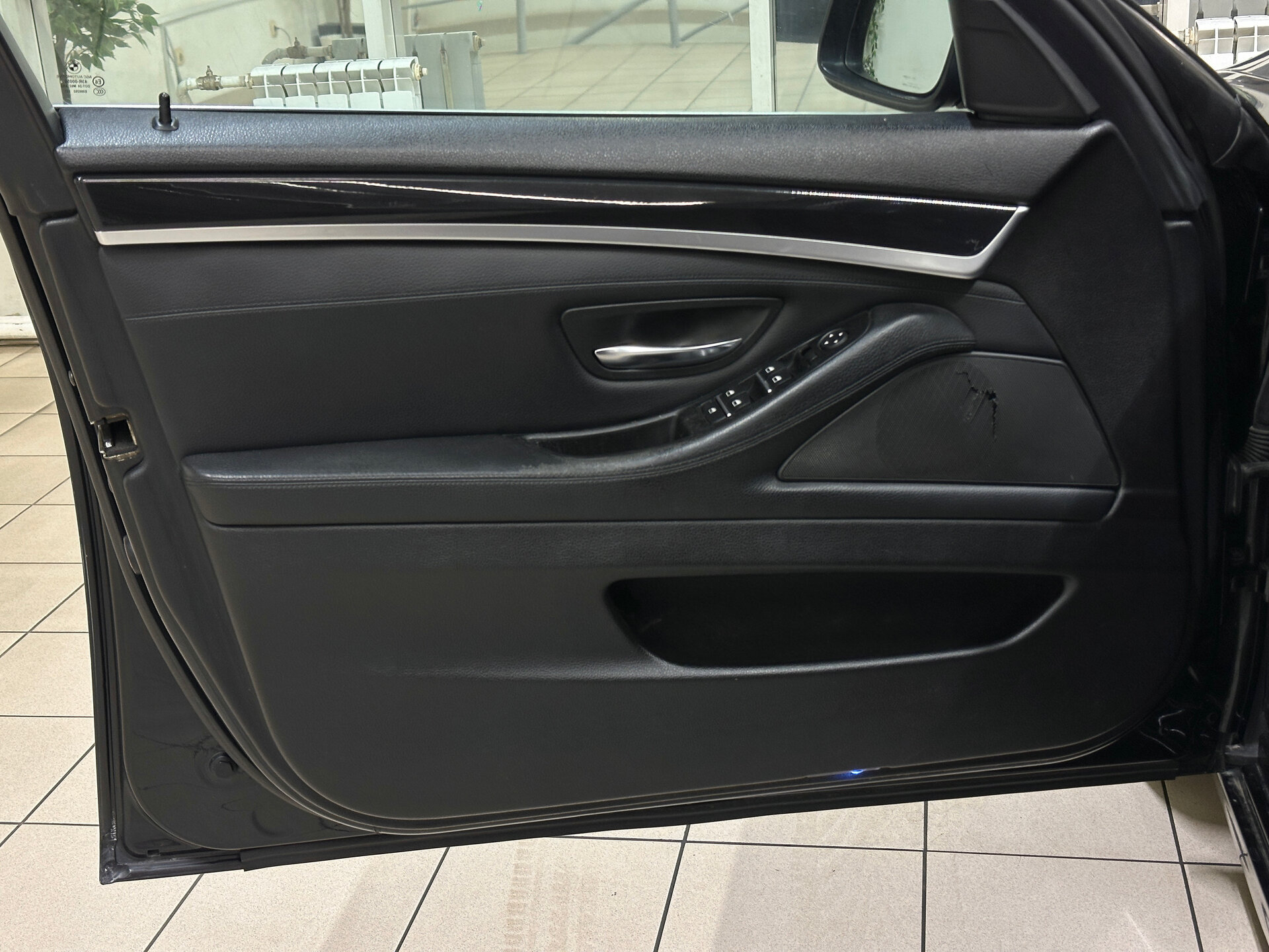 BMW 5 серии, VI (F10/F11/F07) 2010 BMW 5 серии, VI (F10/F11/F07) 2010