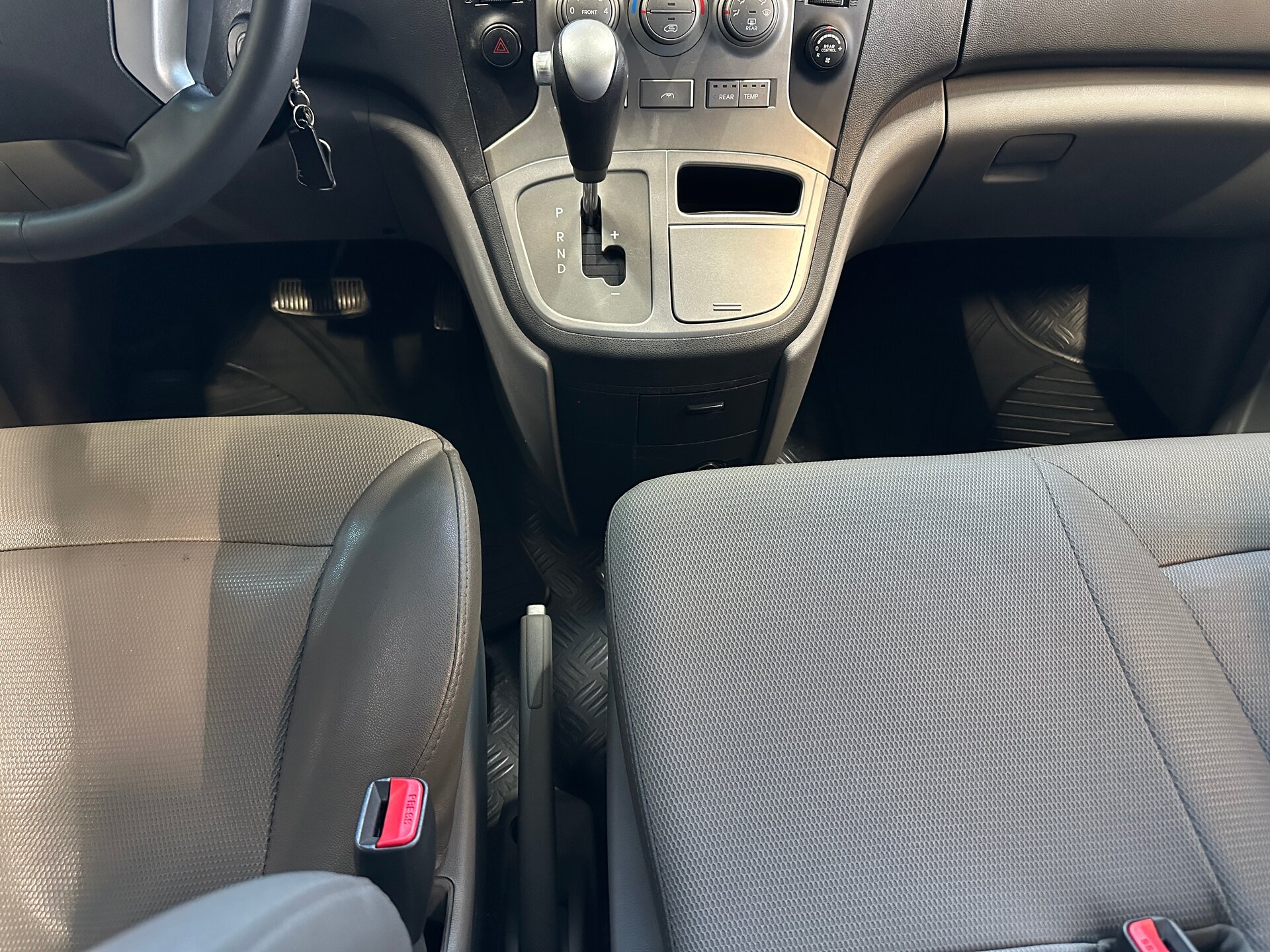 Hyundai Grand Starex, I 2011 Hyundai Grand Starex, I 2011