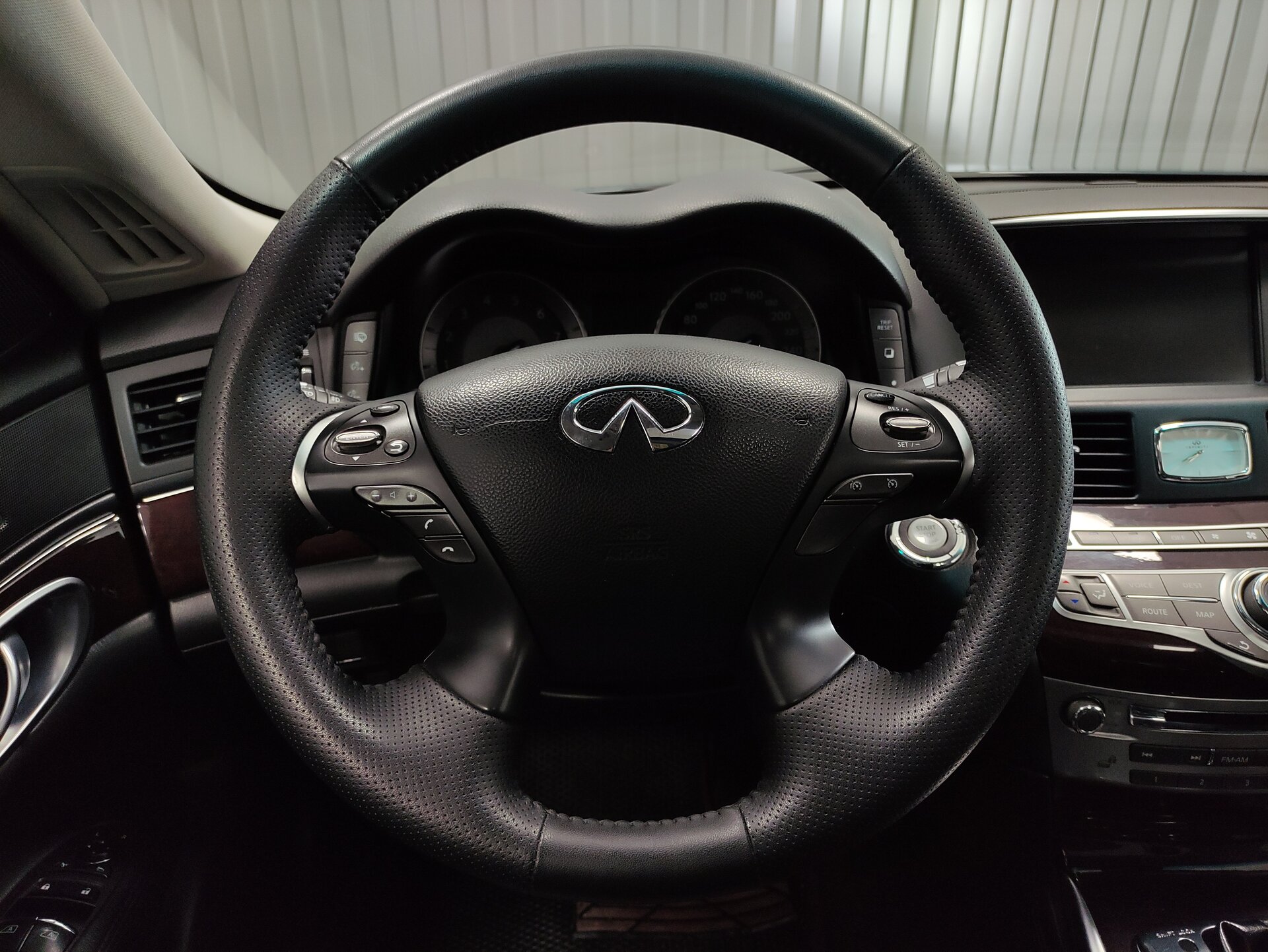Infiniti M, IV 2012