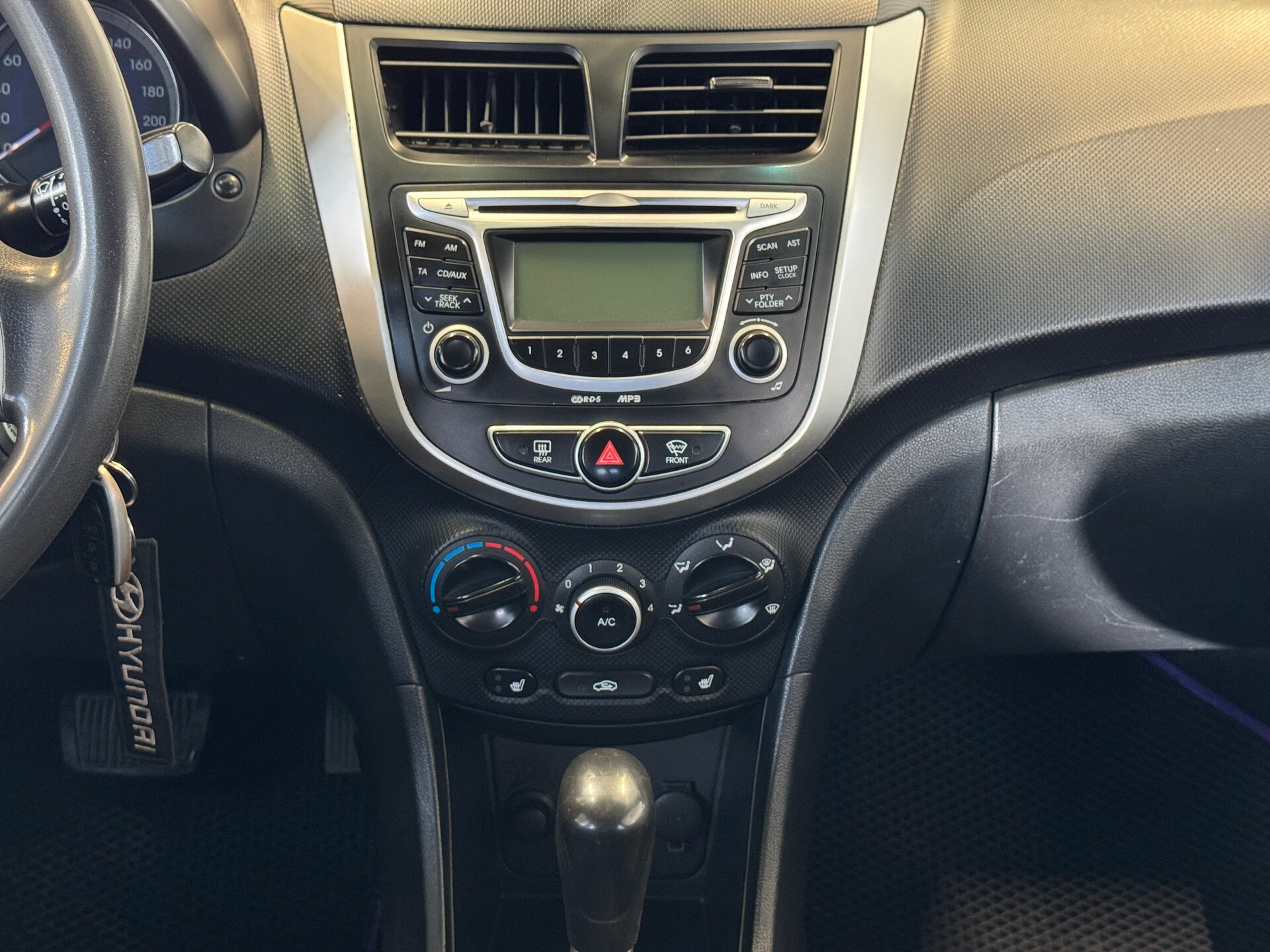 Hyundai Solaris, I 2012