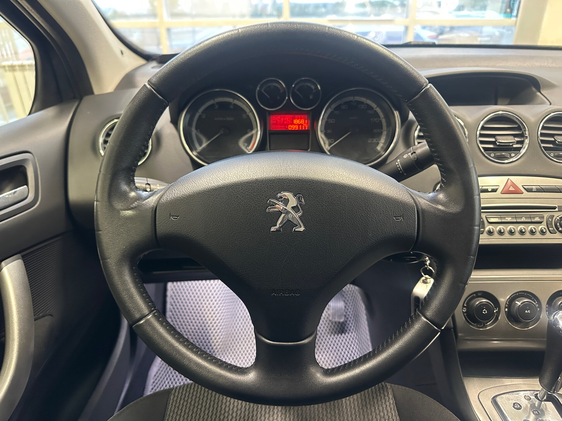 Peugeot 408, I 2014