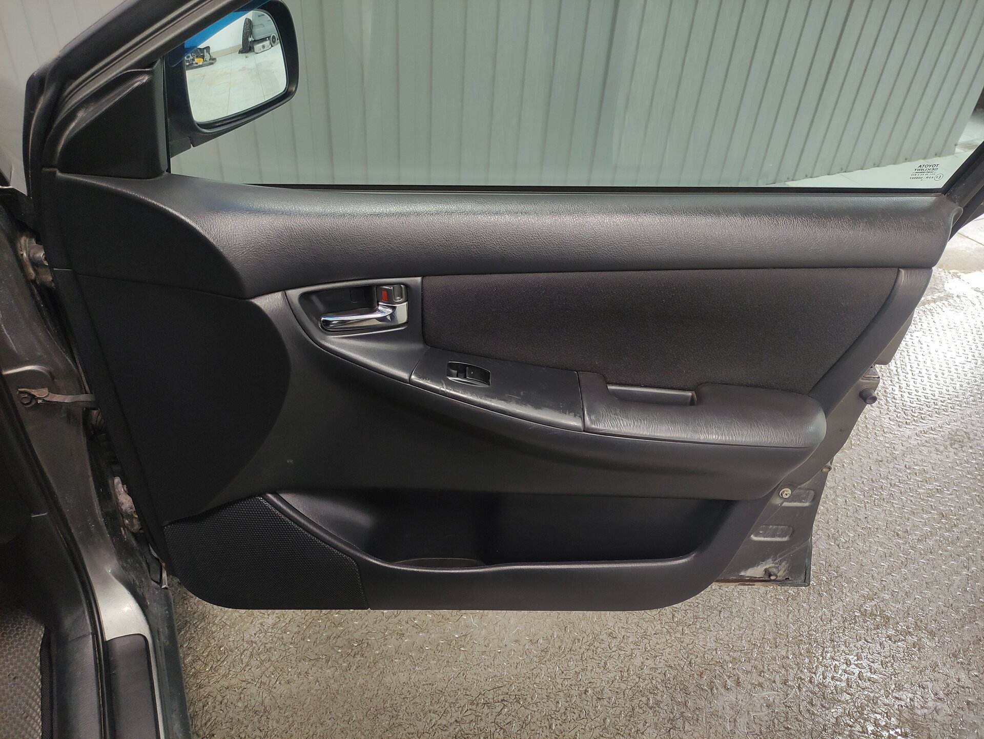 Toyota Corolla, IX (E120, E130) Рестайлинг 2005 Toyota Corolla, IX (E120, E130) Рестайлинг 2005