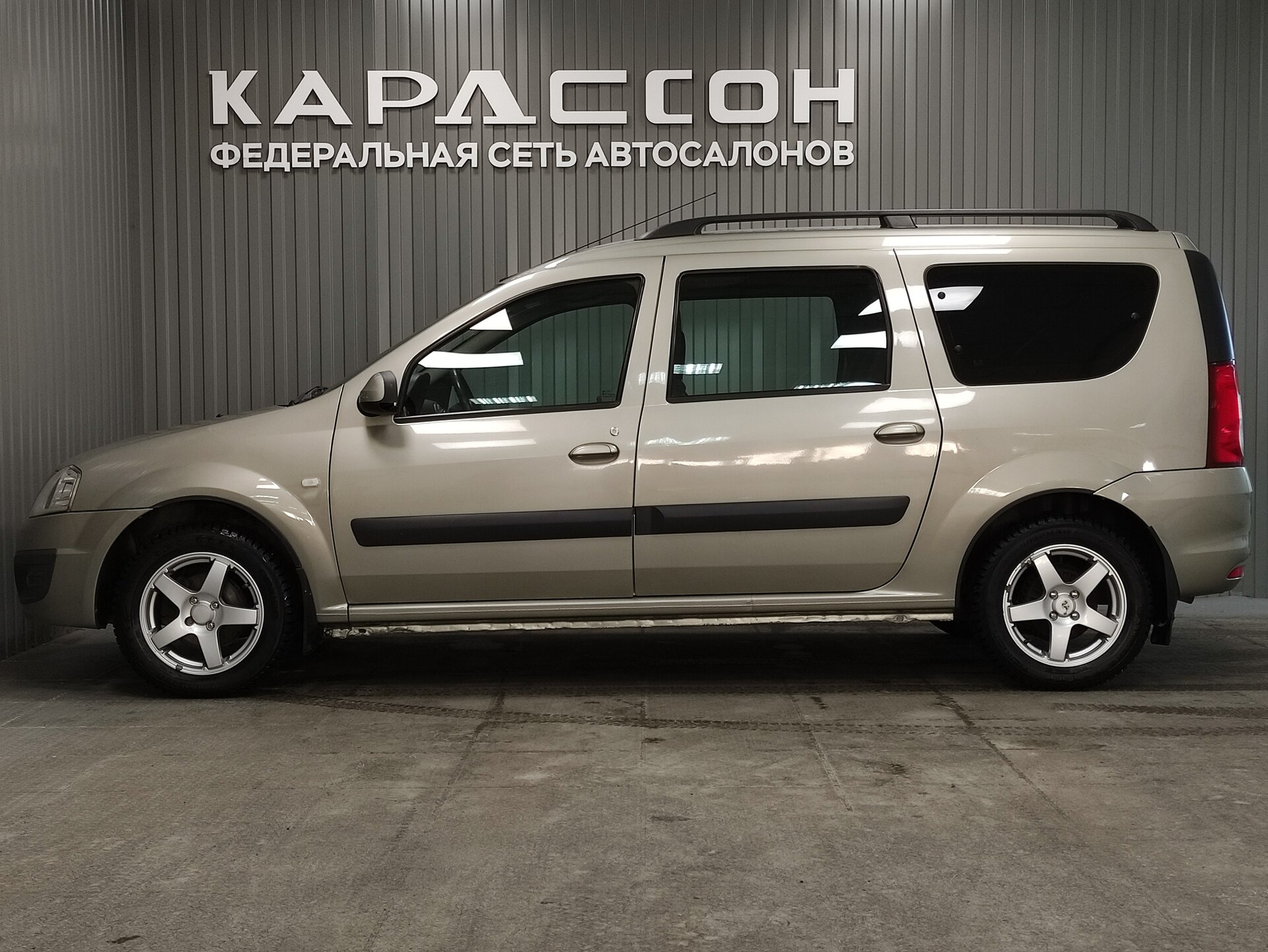 Lada (ВАЗ) Largus, I 2013