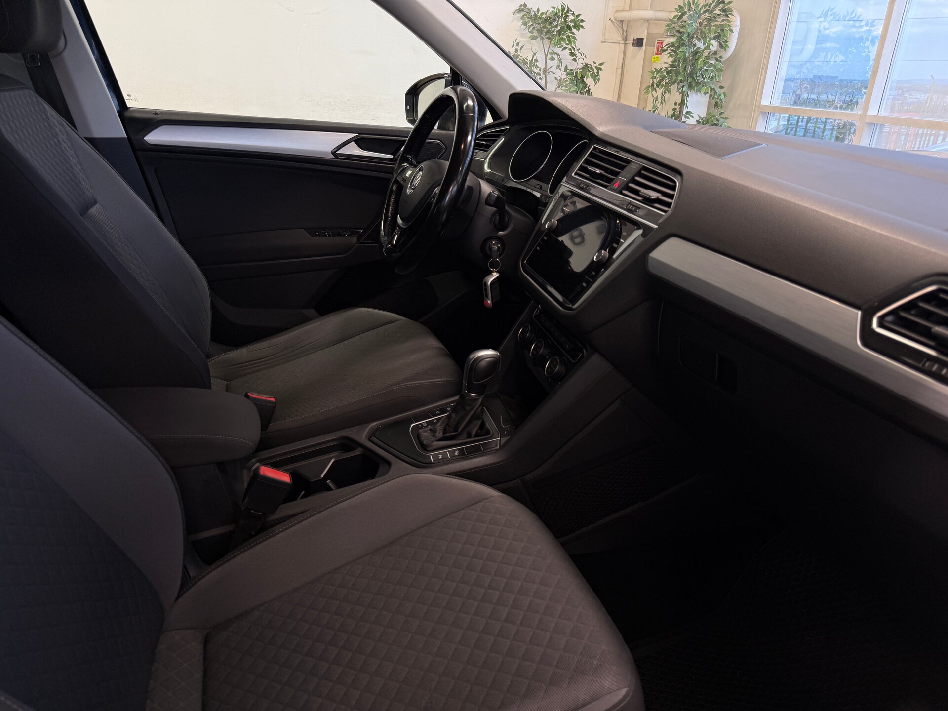 Volkswagen Tiguan, II 2017