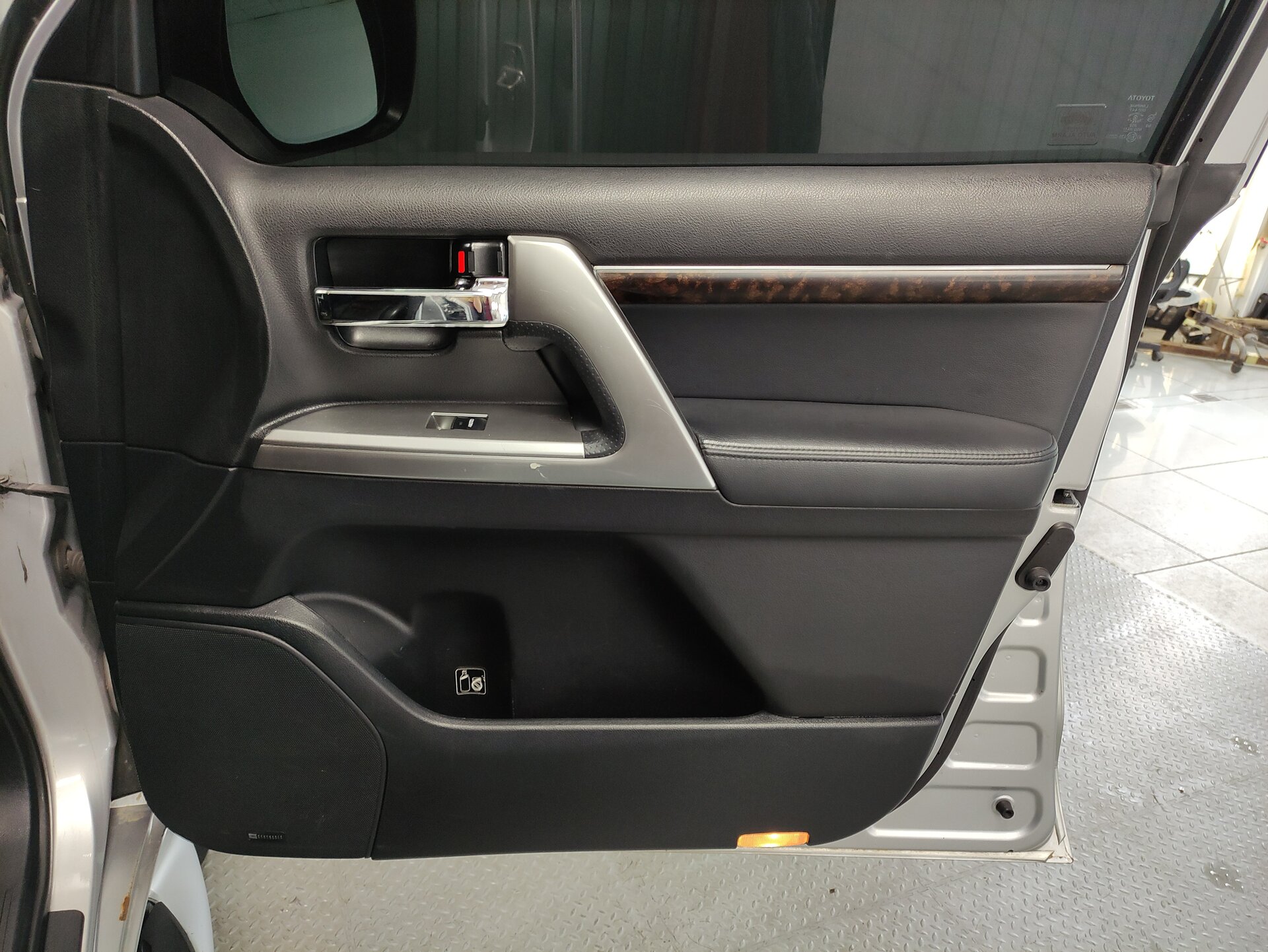 Toyota Land Cruiser, 200 Series Рестайлинг 1 2013 Toyota Land Cruiser, 200 Series Рестайлинг 1 2013