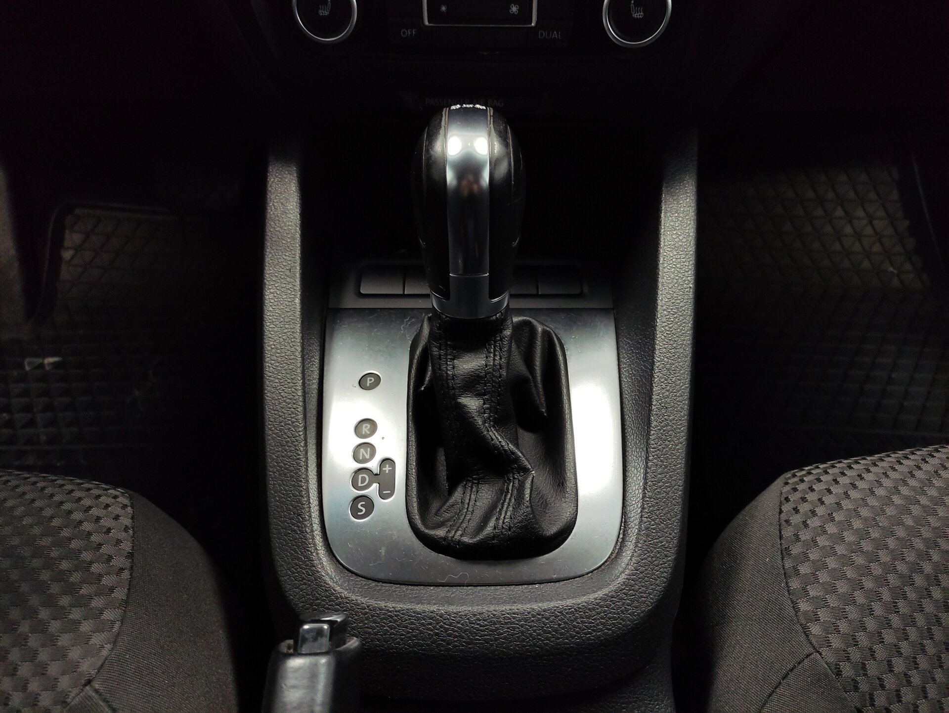 Volkswagen Jetta, VI 2012