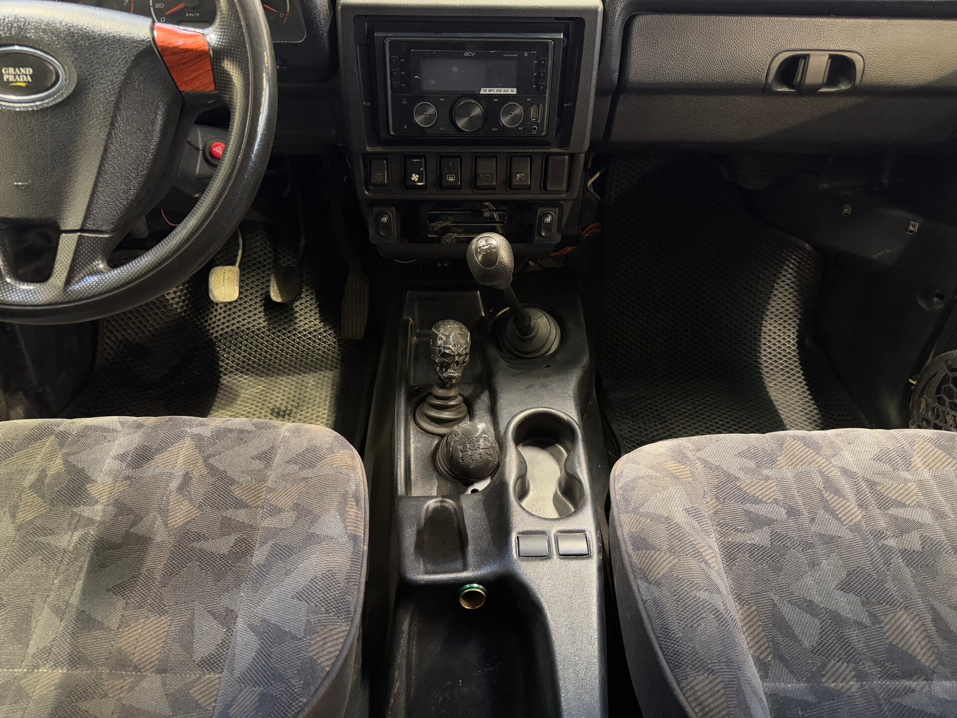 Lada (ВАЗ) 2131 (4x4), I 2013 Lada (ВАЗ) 2131 (4x4), I 2013