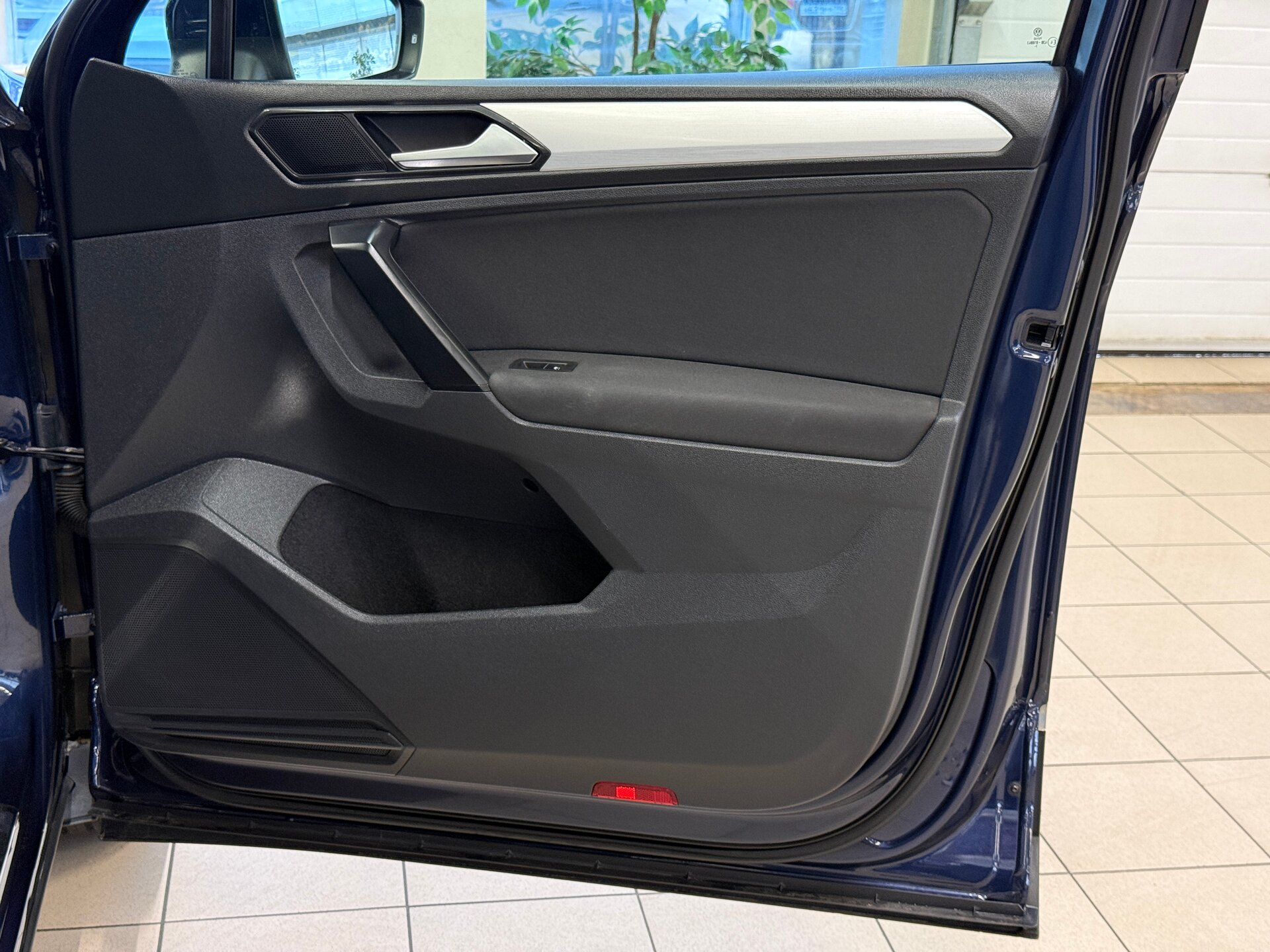 Volkswagen Tiguan, II 2017